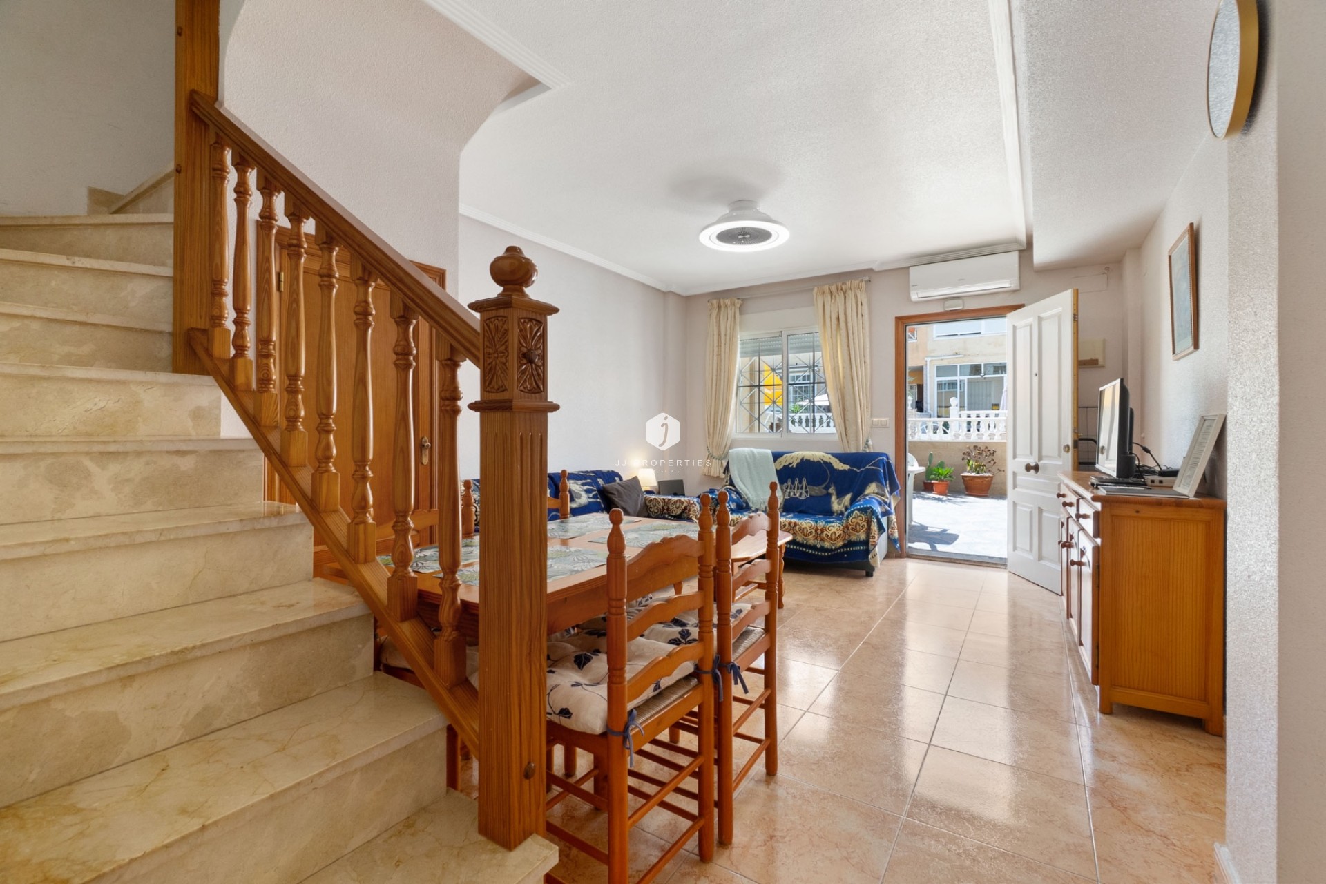 Aus zweiter Hand - Duplex -
Torrevieja - Nueva Torrevieja