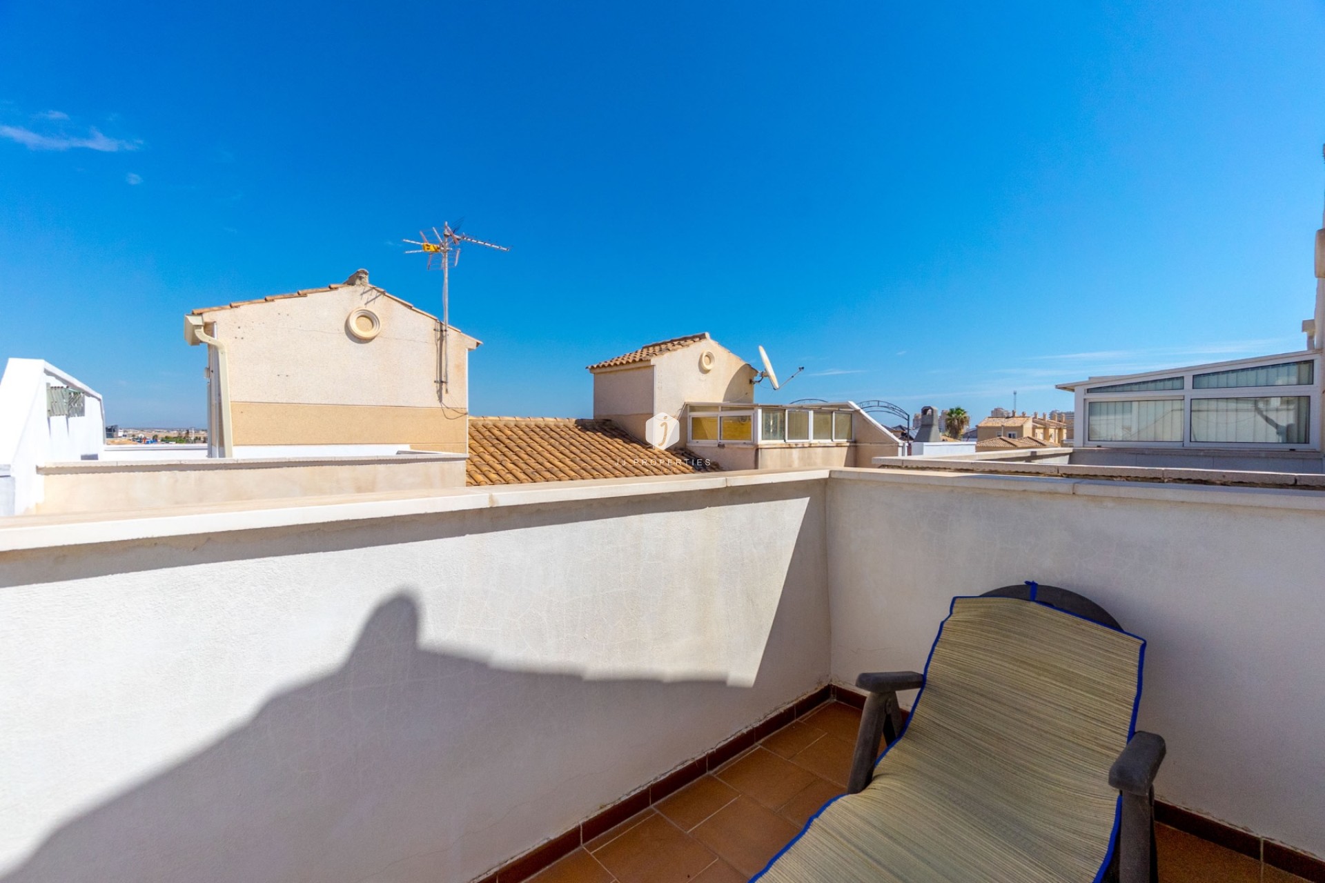 Aus zweiter Hand - Duplex -
Torrevieja - Nueva Torrevieja