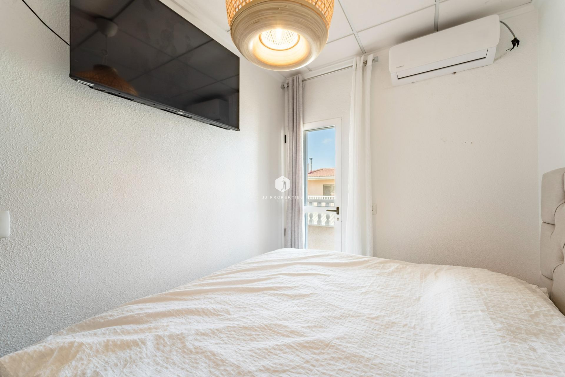 Aus zweiter Hand - Duplex -
Torrevieja - Playa de los Naufragos