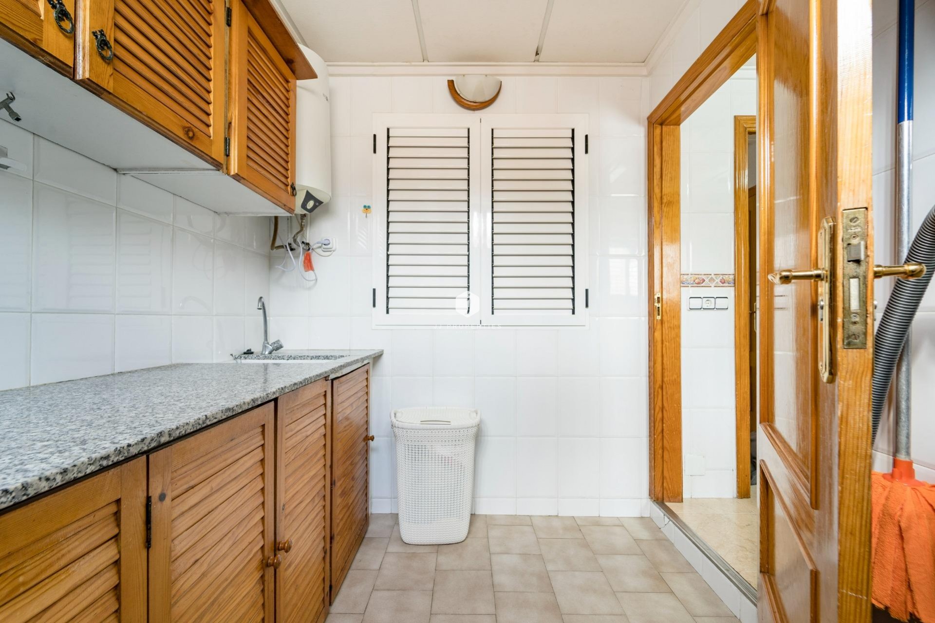 Aus zweiter Hand - Duplex -
Torrevieja - Playa de los Naufragos