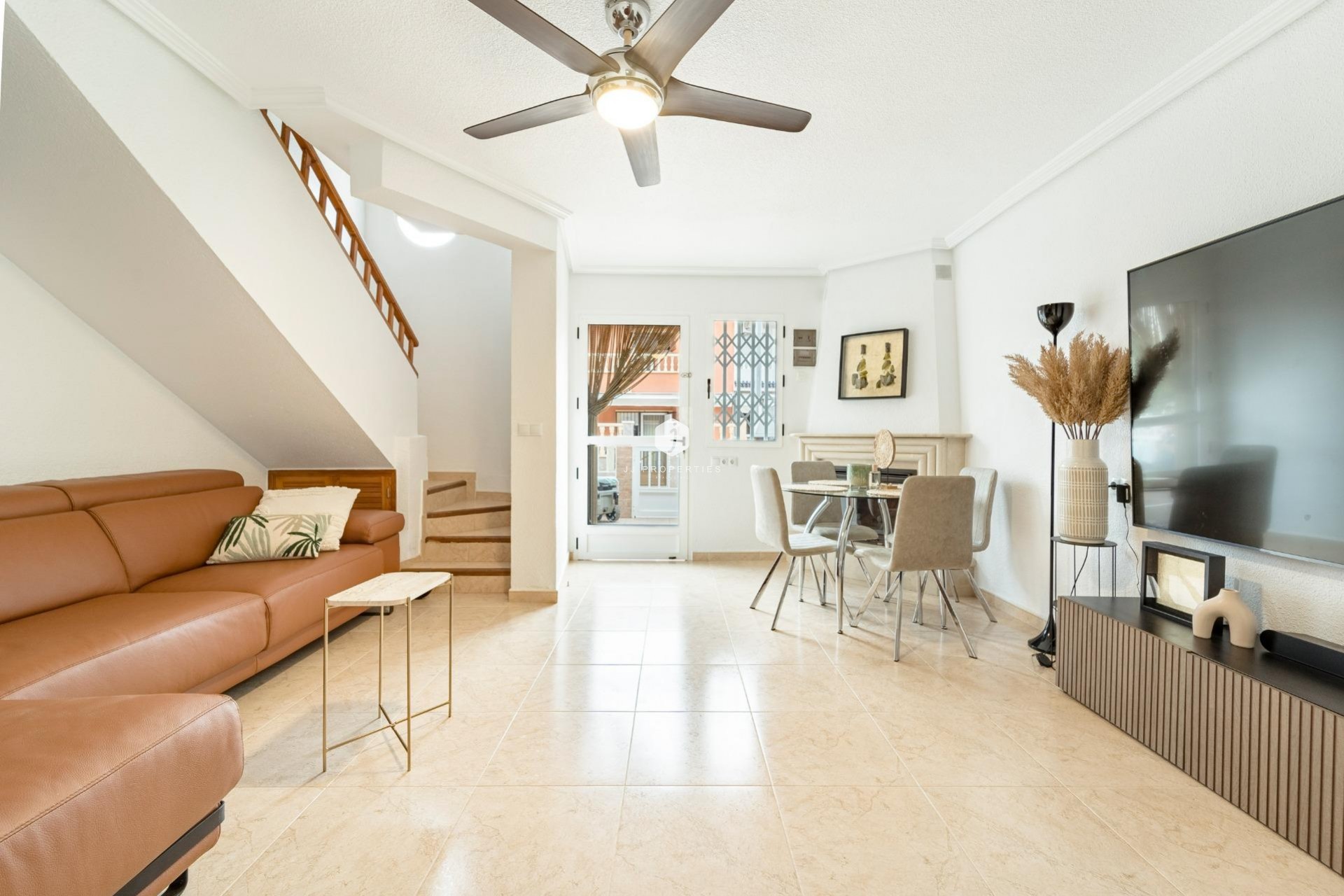 Aus zweiter Hand - Duplex -
Torrevieja - Playa de los Naufragos