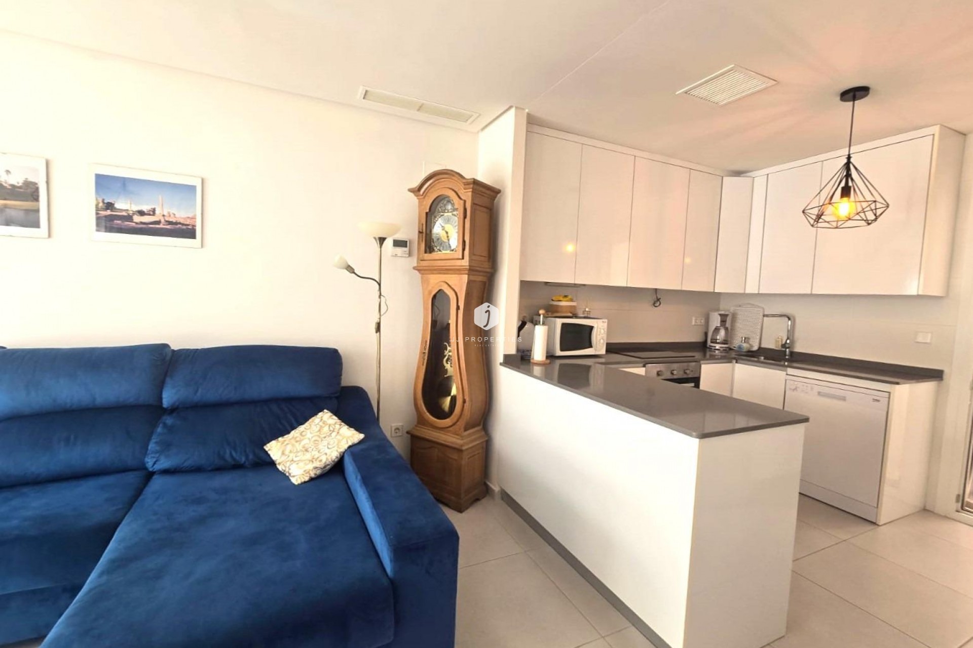 Aus zweiter Hand - Duplex -
Torrevieja - Sector 25
