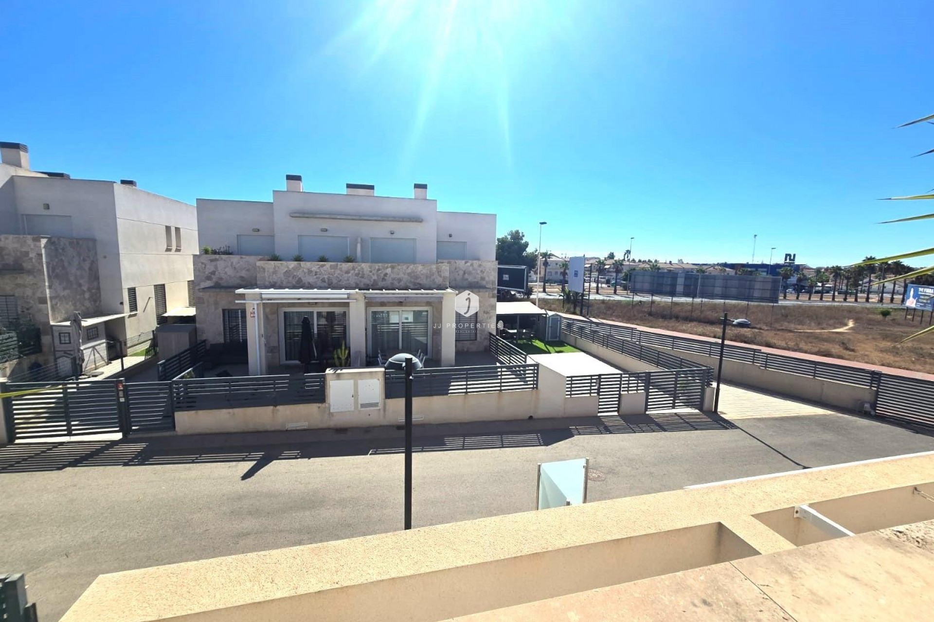 Aus zweiter Hand - Duplex -
Torrevieja - Sector 25