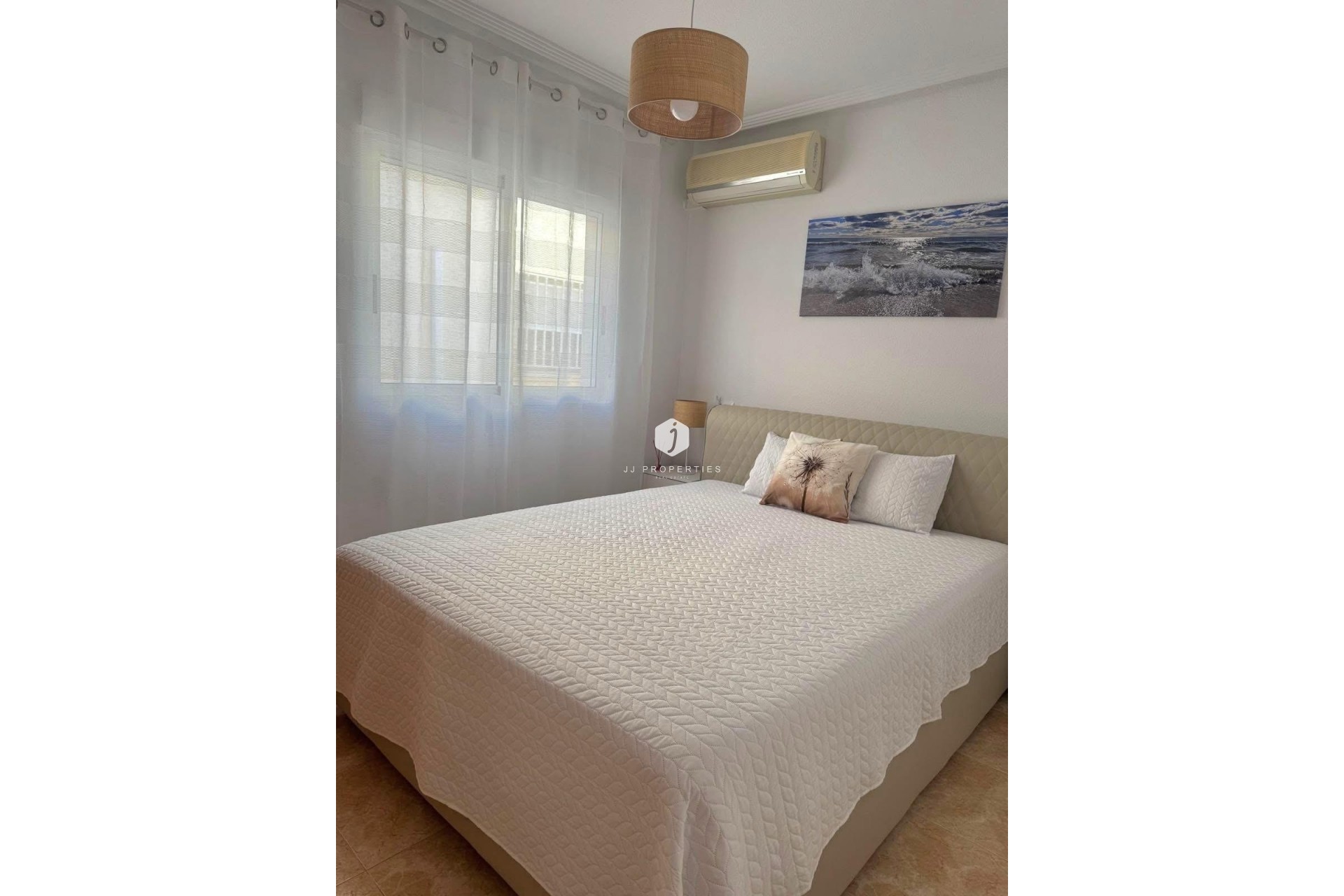 Aus zweiter Hand - Duplex -
Torrevieja - Torreblanca