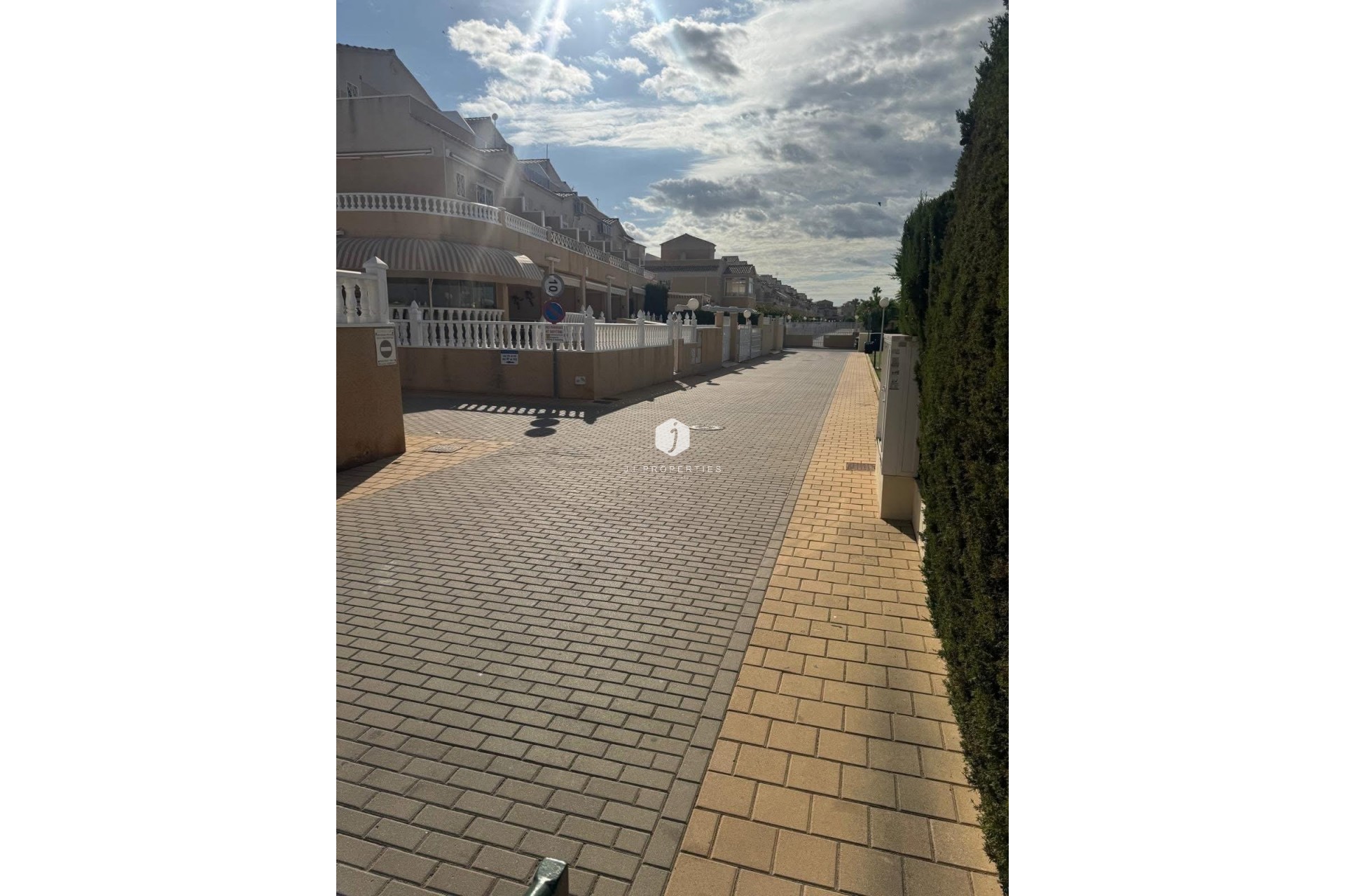 Aus zweiter Hand - Duplex -
Torrevieja - Torretas