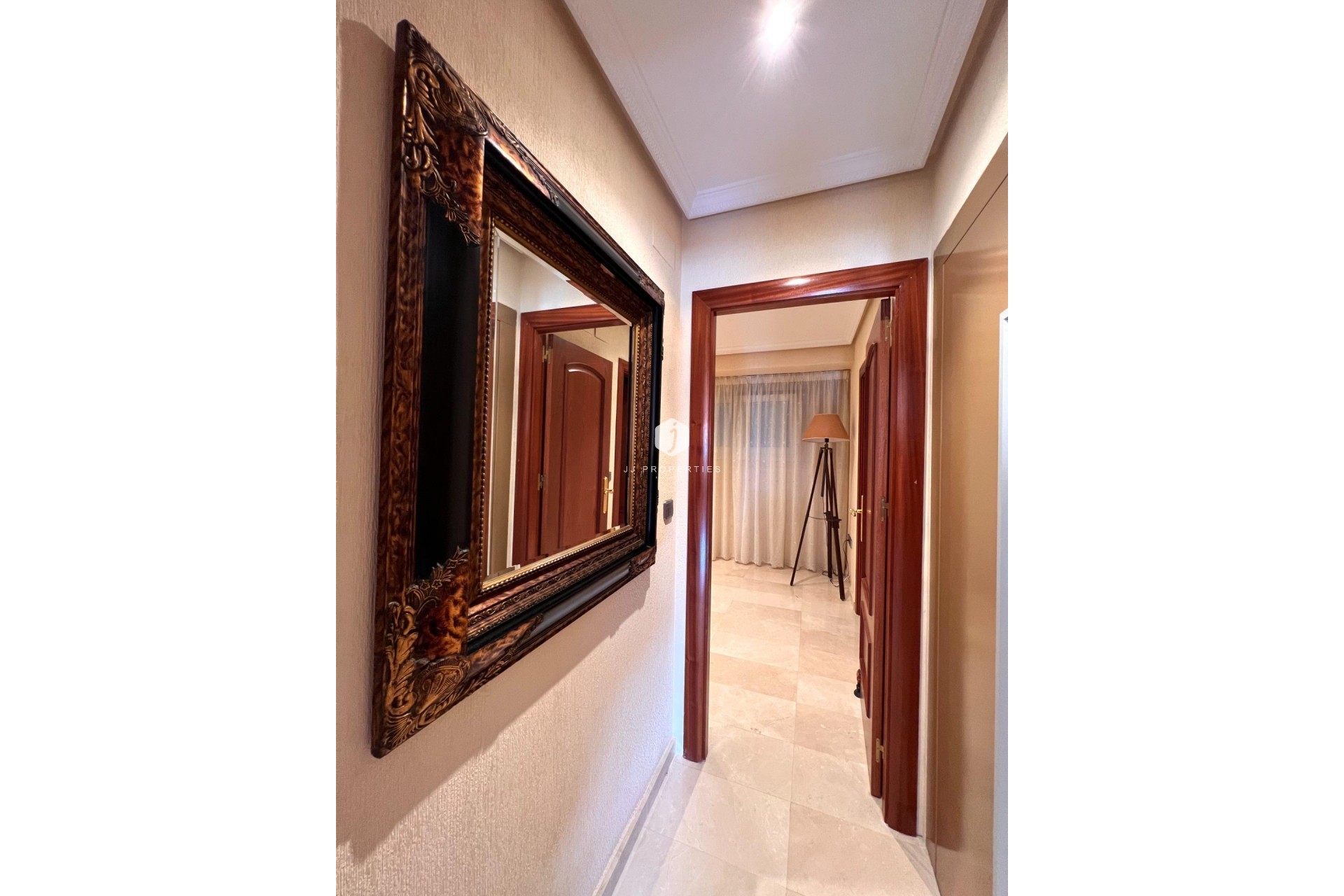 Aus zweiter Hand - Duplex -
Torrevieja