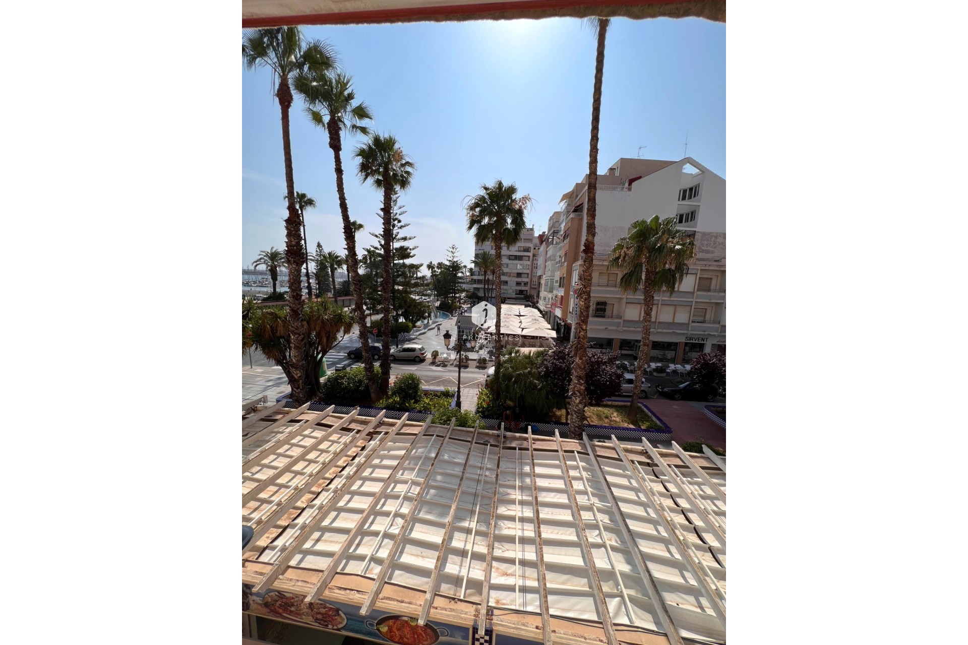 Aus zweiter Hand - Duplex -
Torrevieja