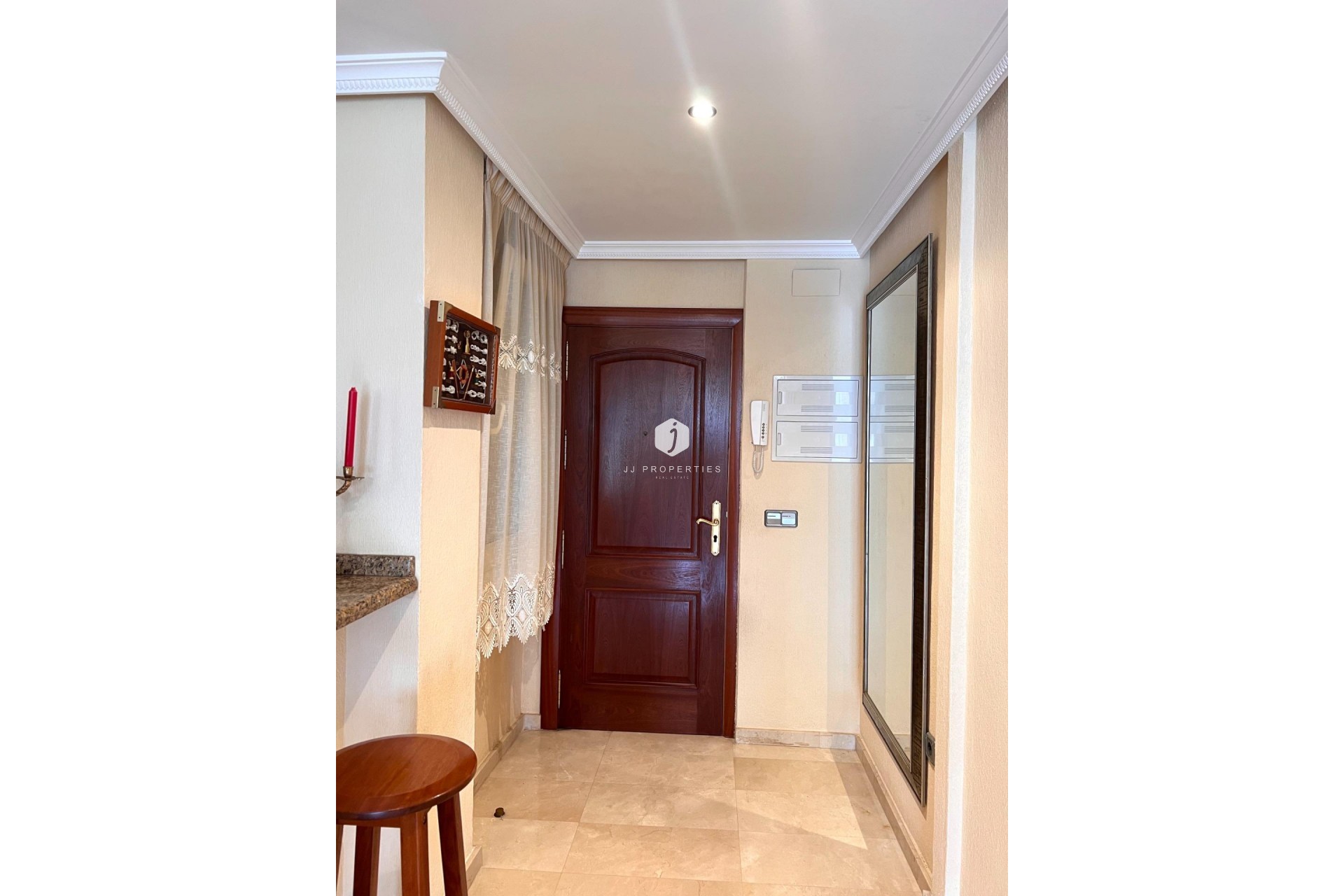 Aus zweiter Hand - Duplex -
Torrevieja