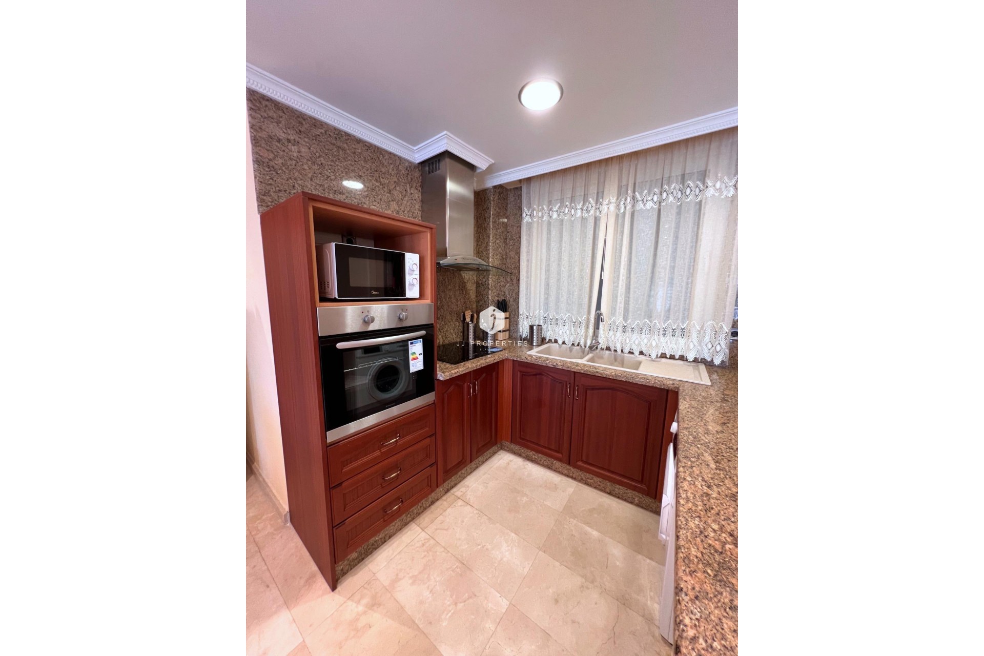 Aus zweiter Hand - Duplex -
Torrevieja