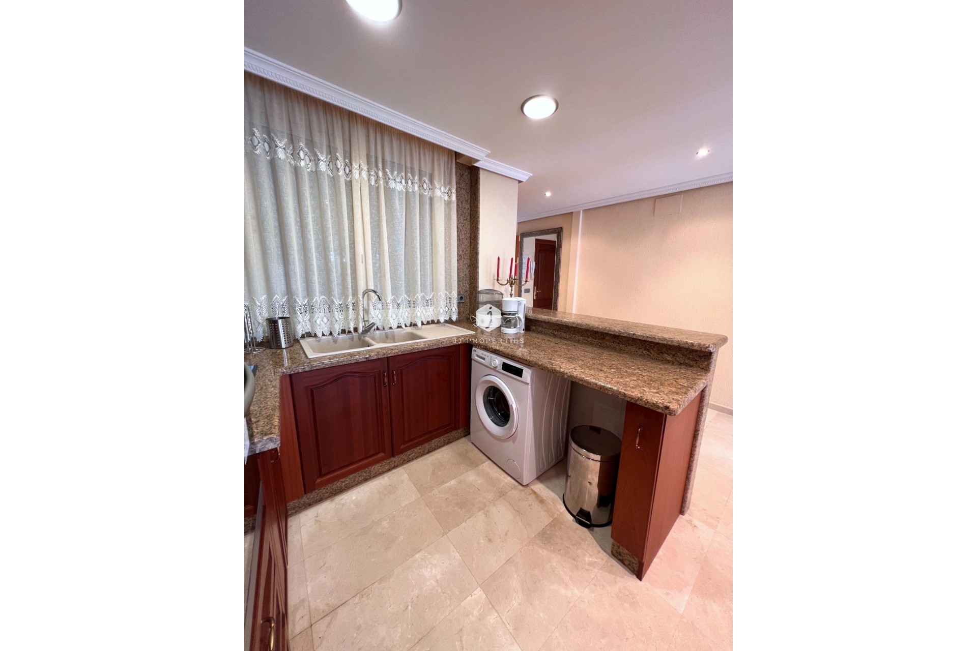 Aus zweiter Hand - Duplex -
Torrevieja