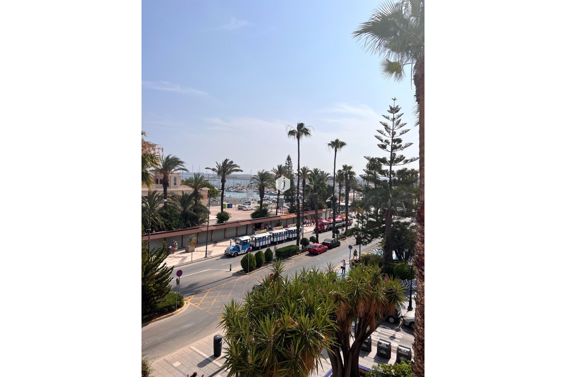 Aus zweiter Hand - Duplex -
Torrevieja