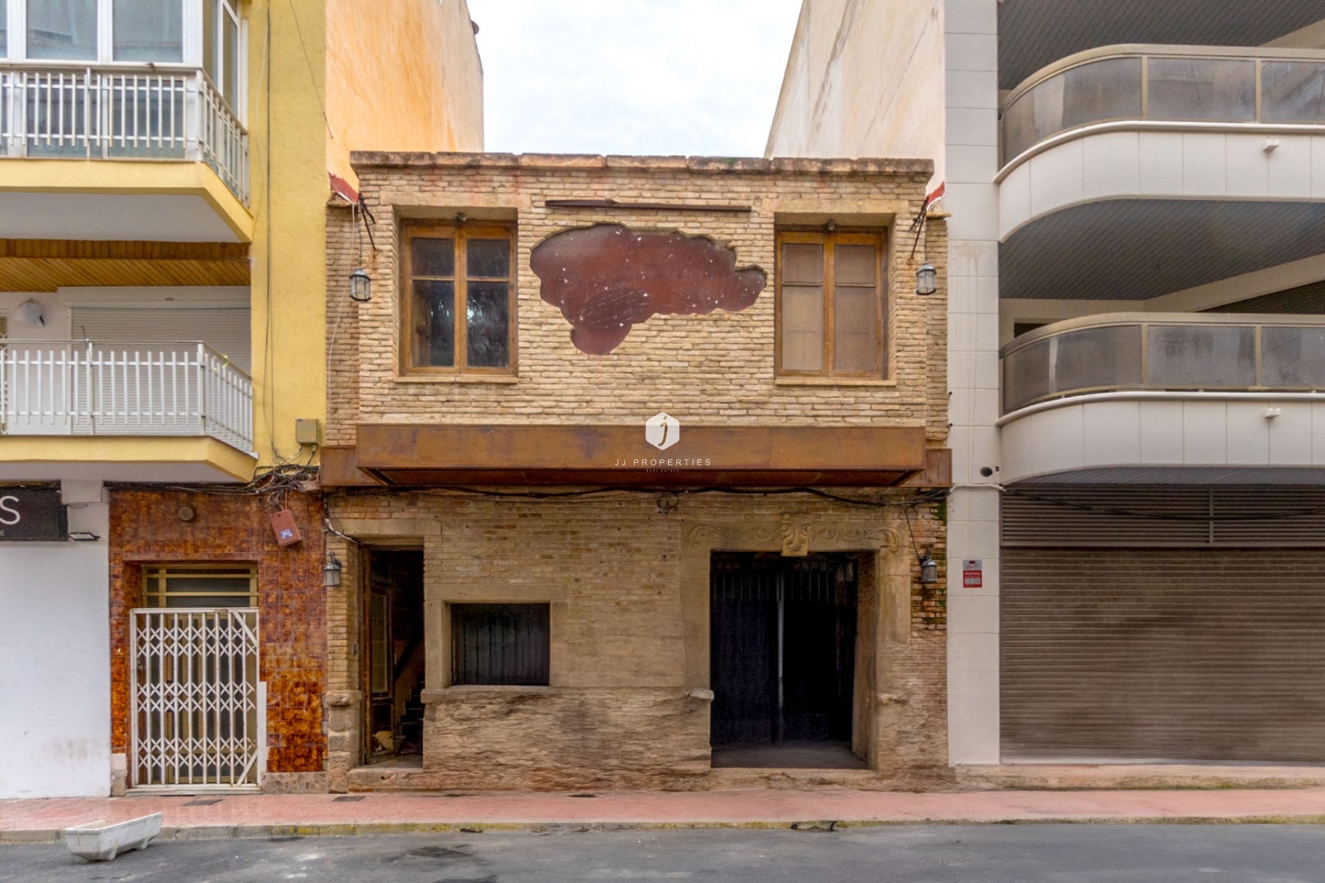 Aus zweiter Hand - Kommerziell -
Torrevieja