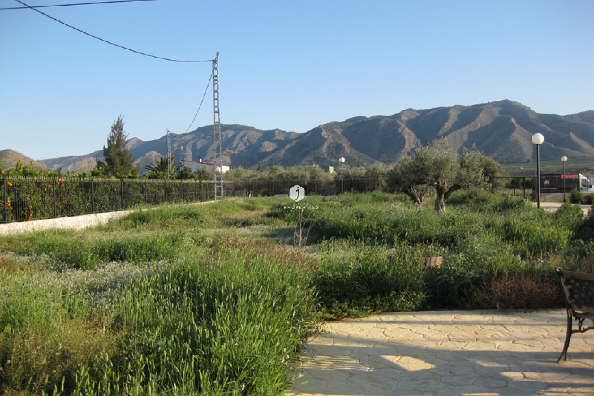 Aus zweiter Hand - Landgut -
Benferri - Inland