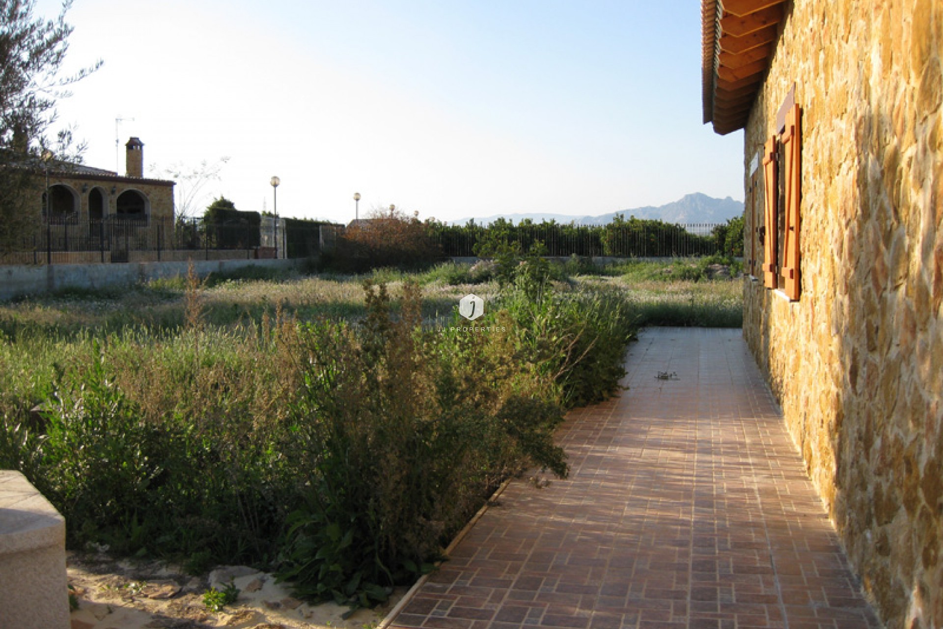 Aus zweiter Hand - Landgut -
Benferri - Inland