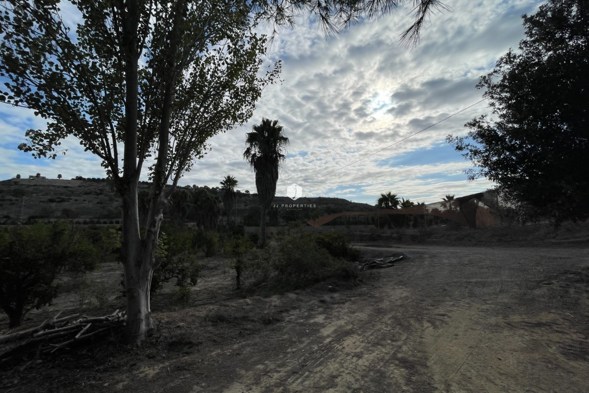 Aus zweiter Hand - Landgut -
Jacarilla - Inland