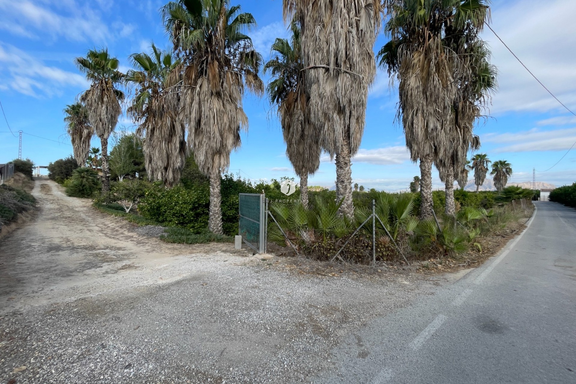 Aus zweiter Hand - Landgut -
Jacarilla - Inland