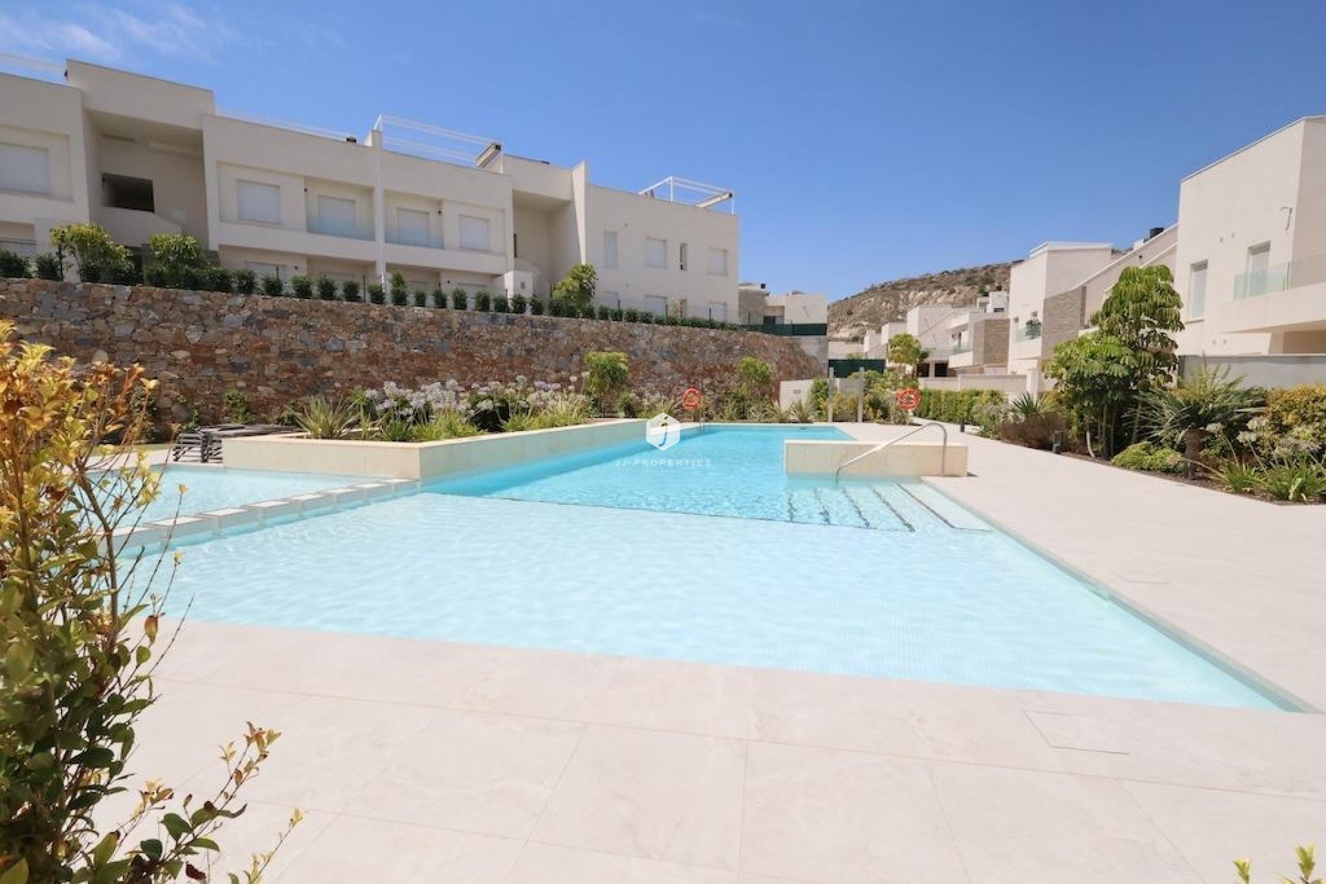Aus zweiter Hand - Penthouse -
Algorfa - Inland