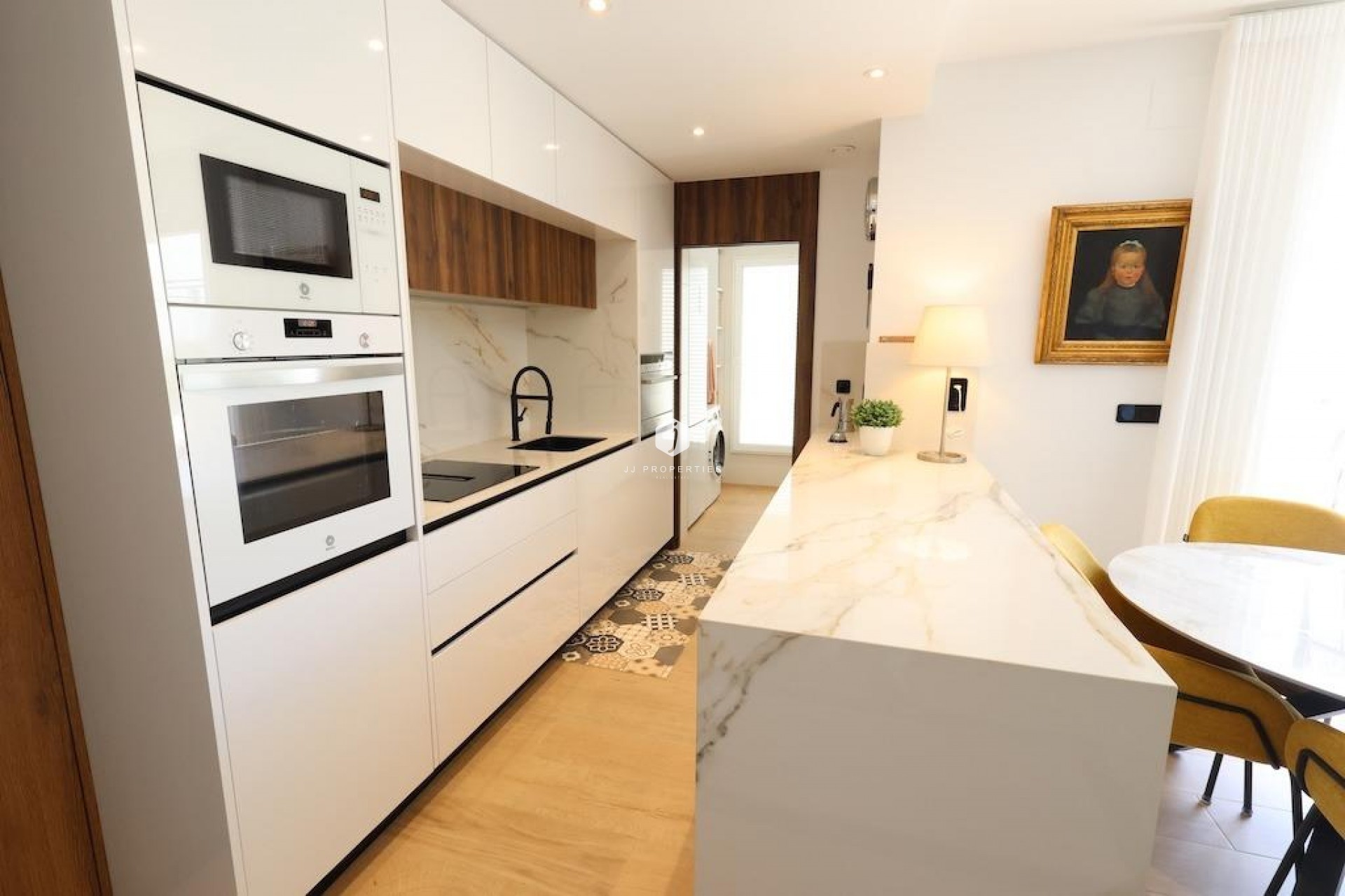 Aus zweiter Hand - Penthouse -
Algorfa - Inland