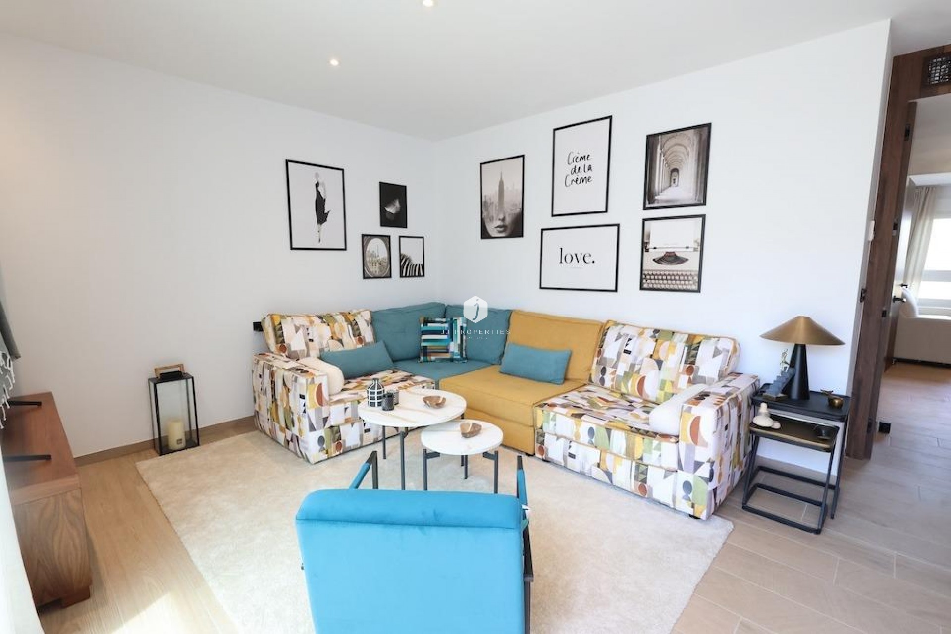 Aus zweiter Hand - Penthouse -
Algorfa - Inland