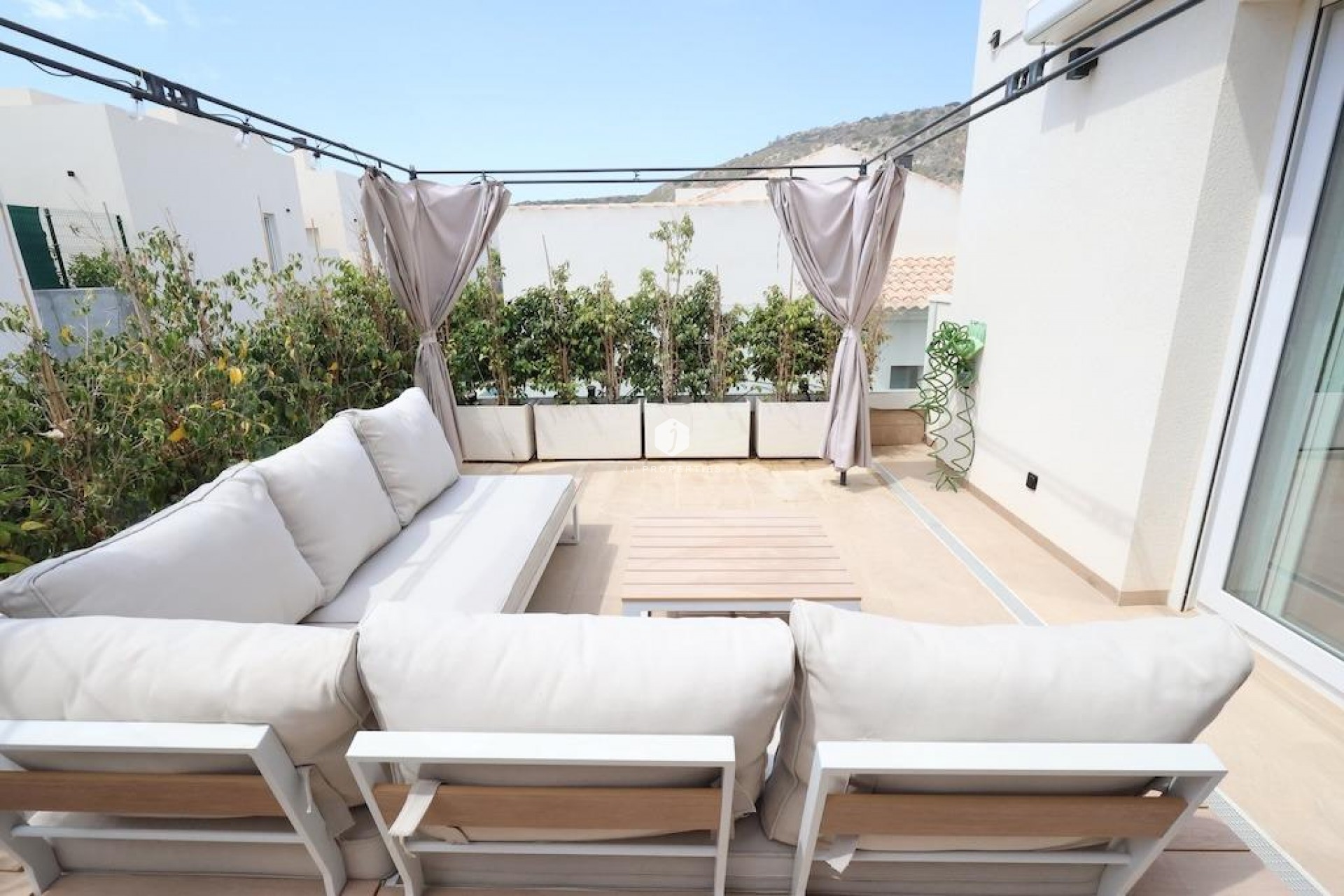 Aus zweiter Hand - Penthouse -
Algorfa - Inland