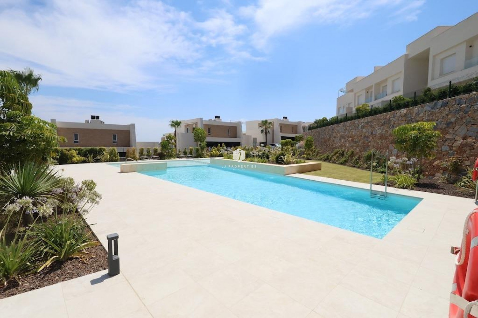Aus zweiter Hand - Penthouse -
Algorfa - Inland
