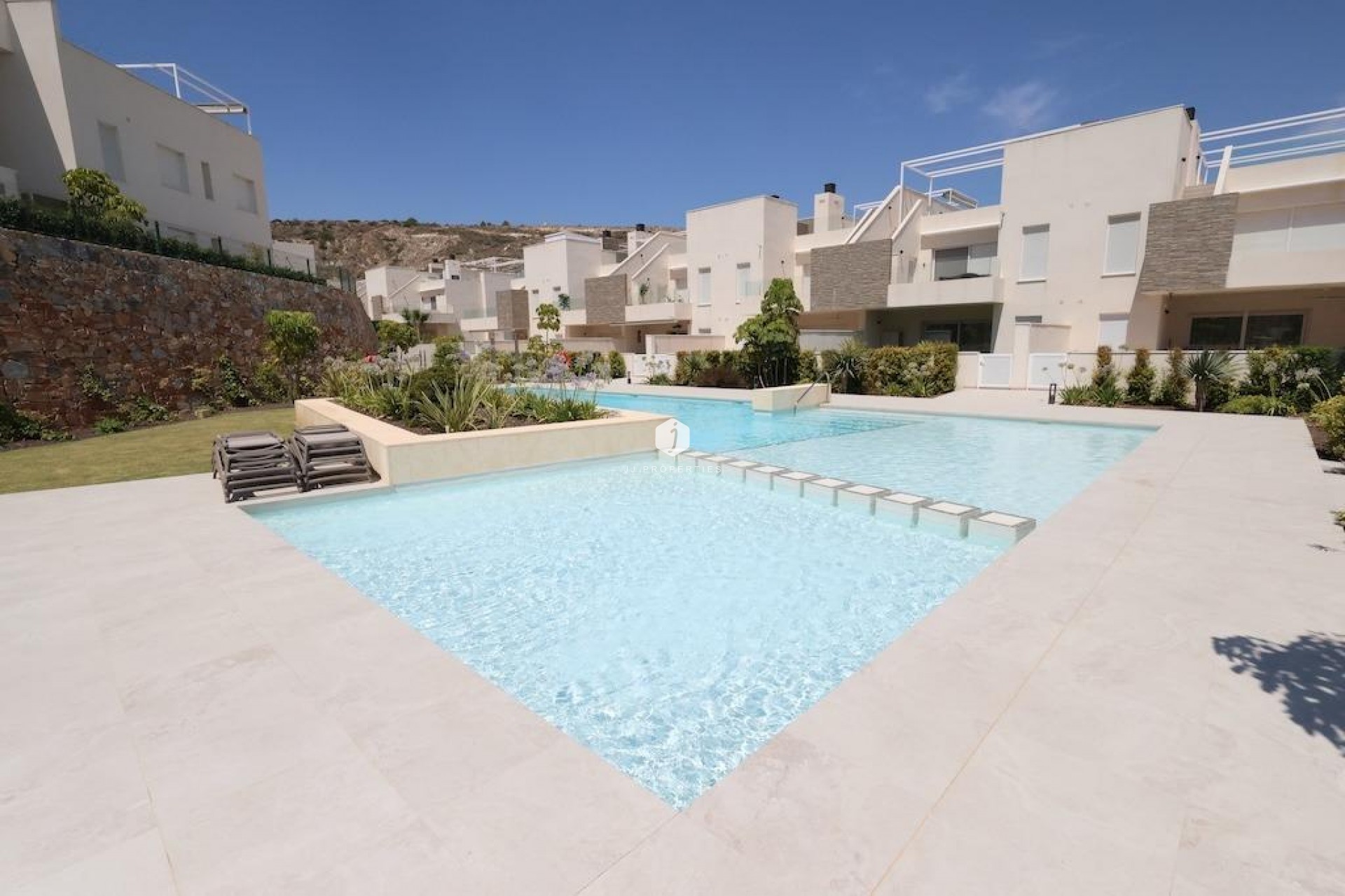 Aus zweiter Hand - Penthouse -
Algorfa - Inland