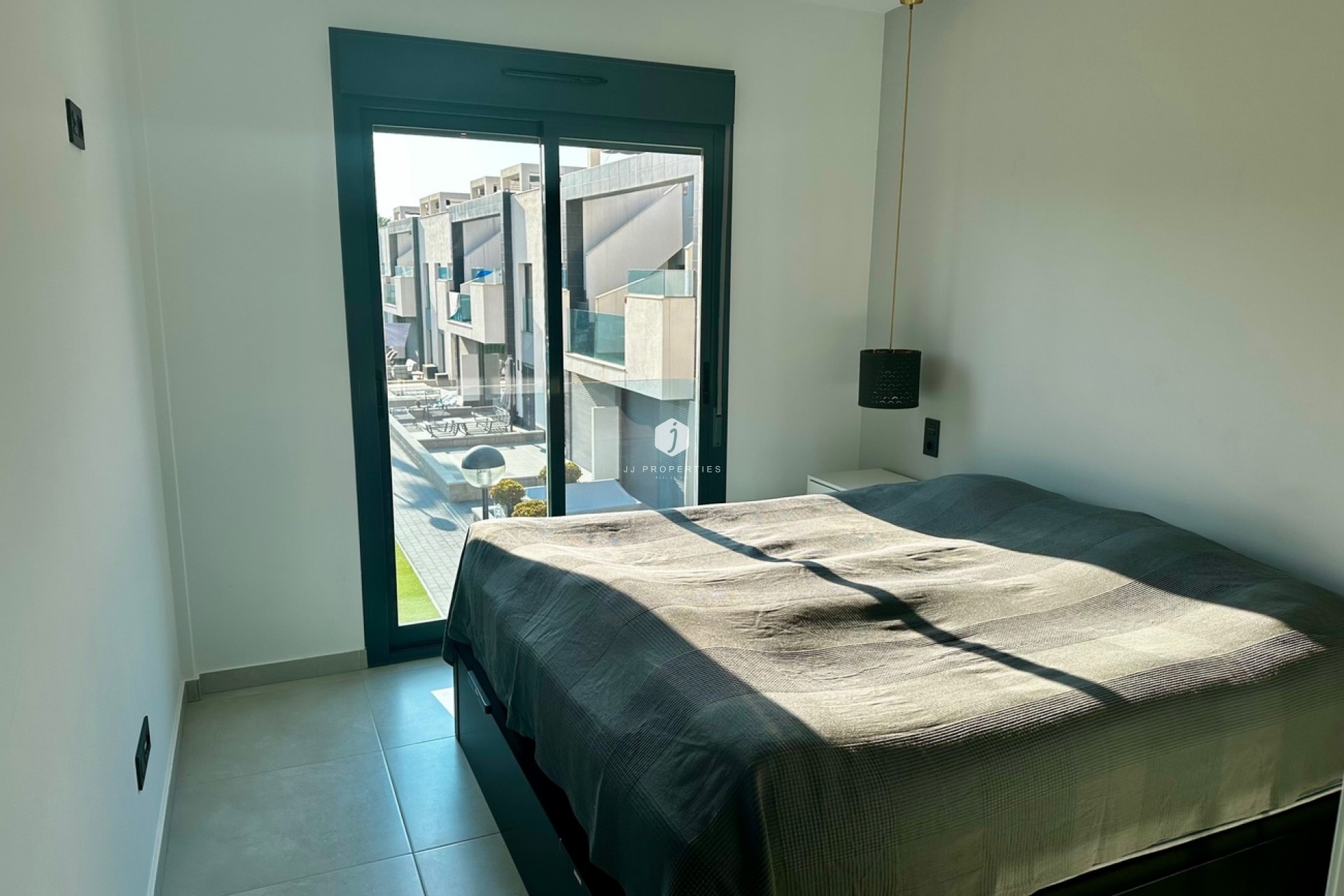 Aus zweiter Hand - Penthouse -
El Raso