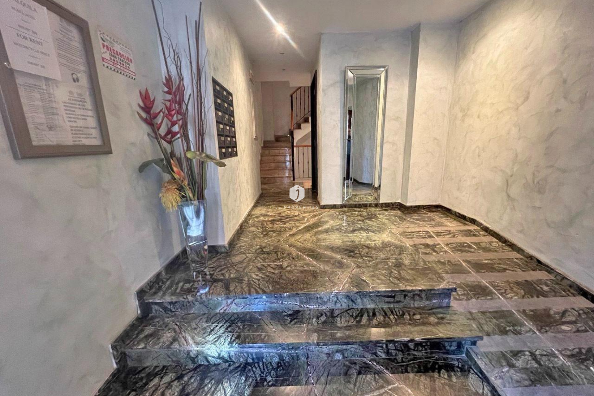 Aus zweiter Hand - Penthouse -
Guardamar del Segura - Pueblo