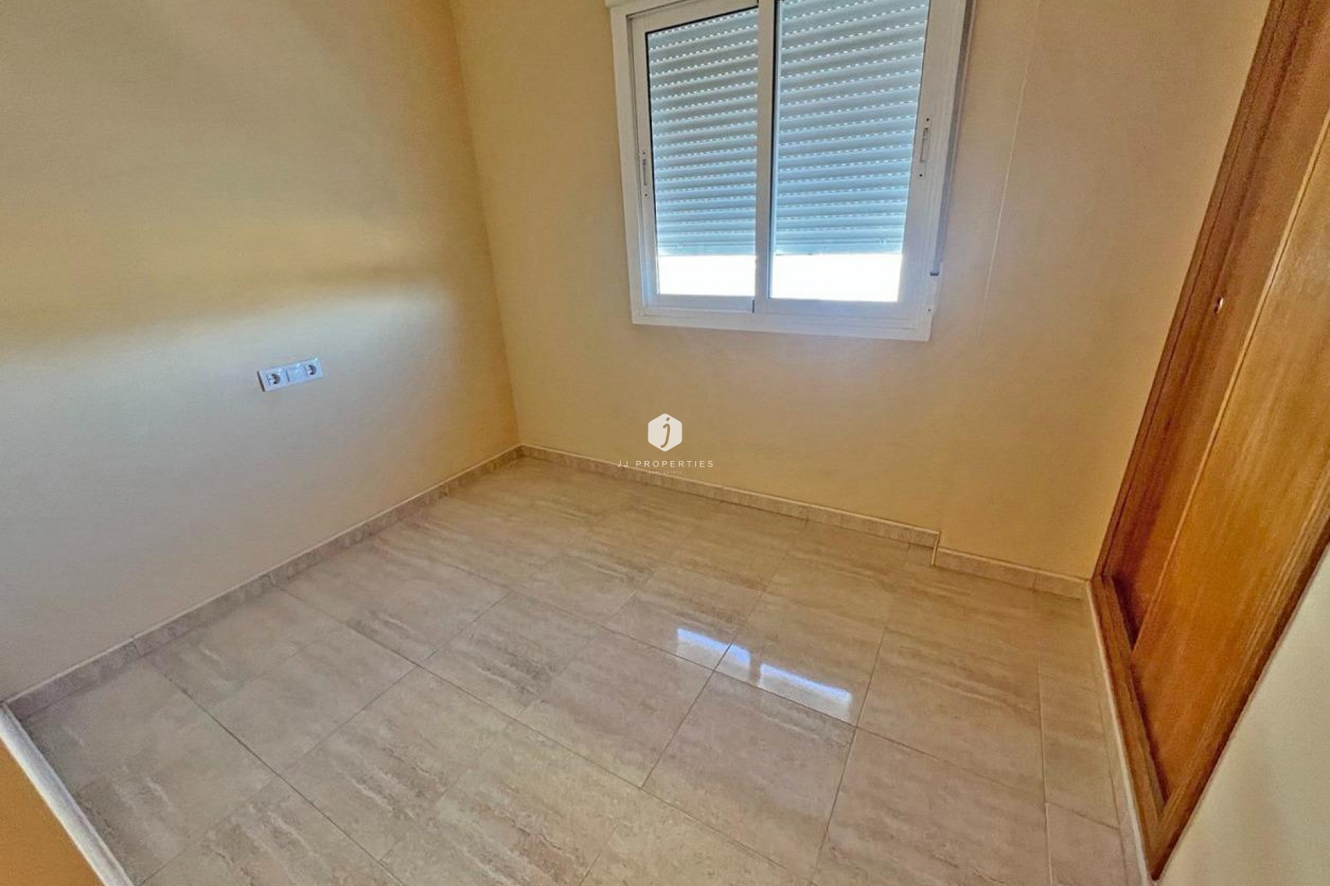 Aus zweiter Hand - Penthouse -
Guardamar del Segura - puerto deportivo