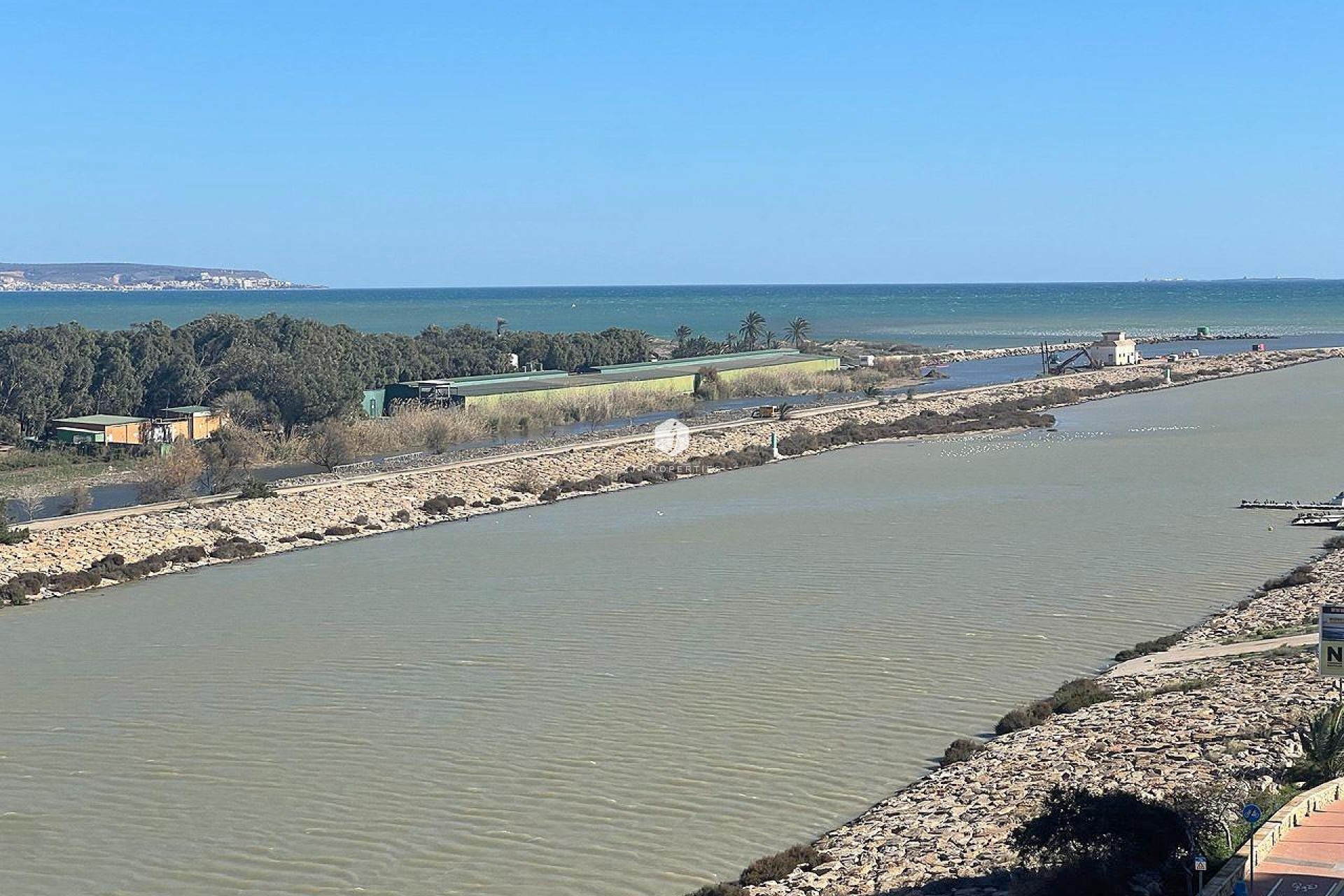 Aus zweiter Hand - Penthouse -
Guardamar del Segura - puerto deportivo