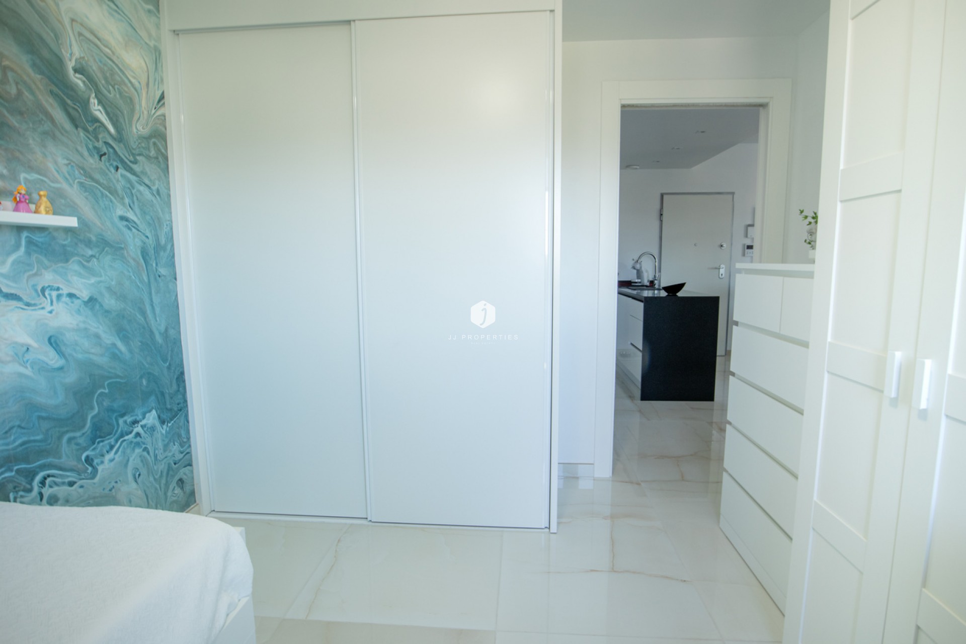 Aus zweiter Hand - Penthouse -
Los Altos - AMANECER