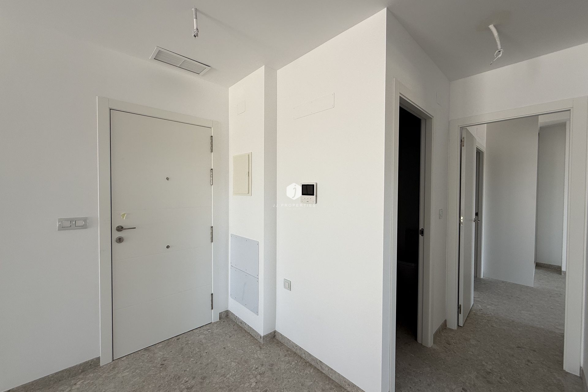 Aus zweiter Hand - Penthouse -
San Miguel de Salinas - Inland