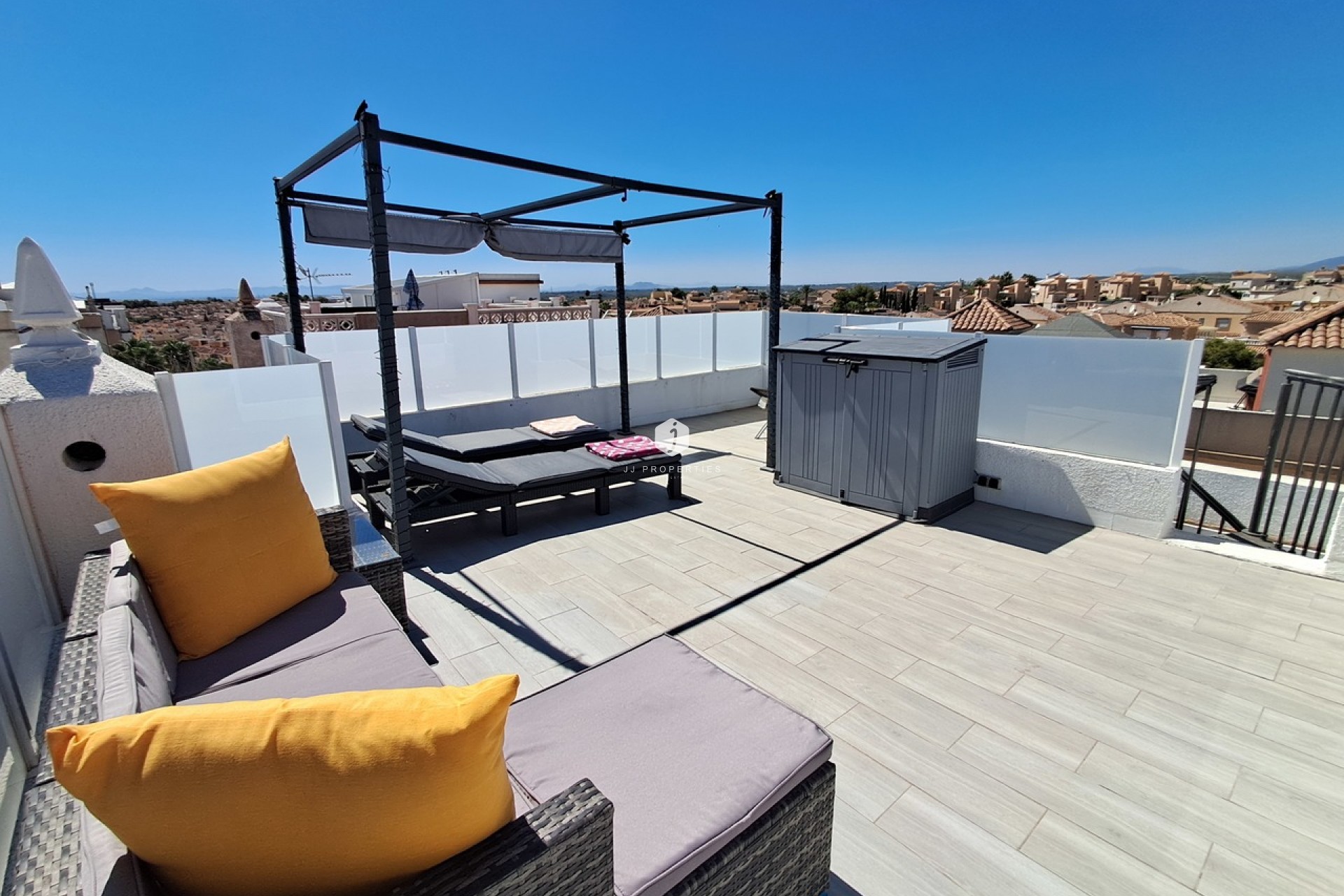 Aus zweiter Hand - Penthouse -
San Miguel de Salinas - Inland