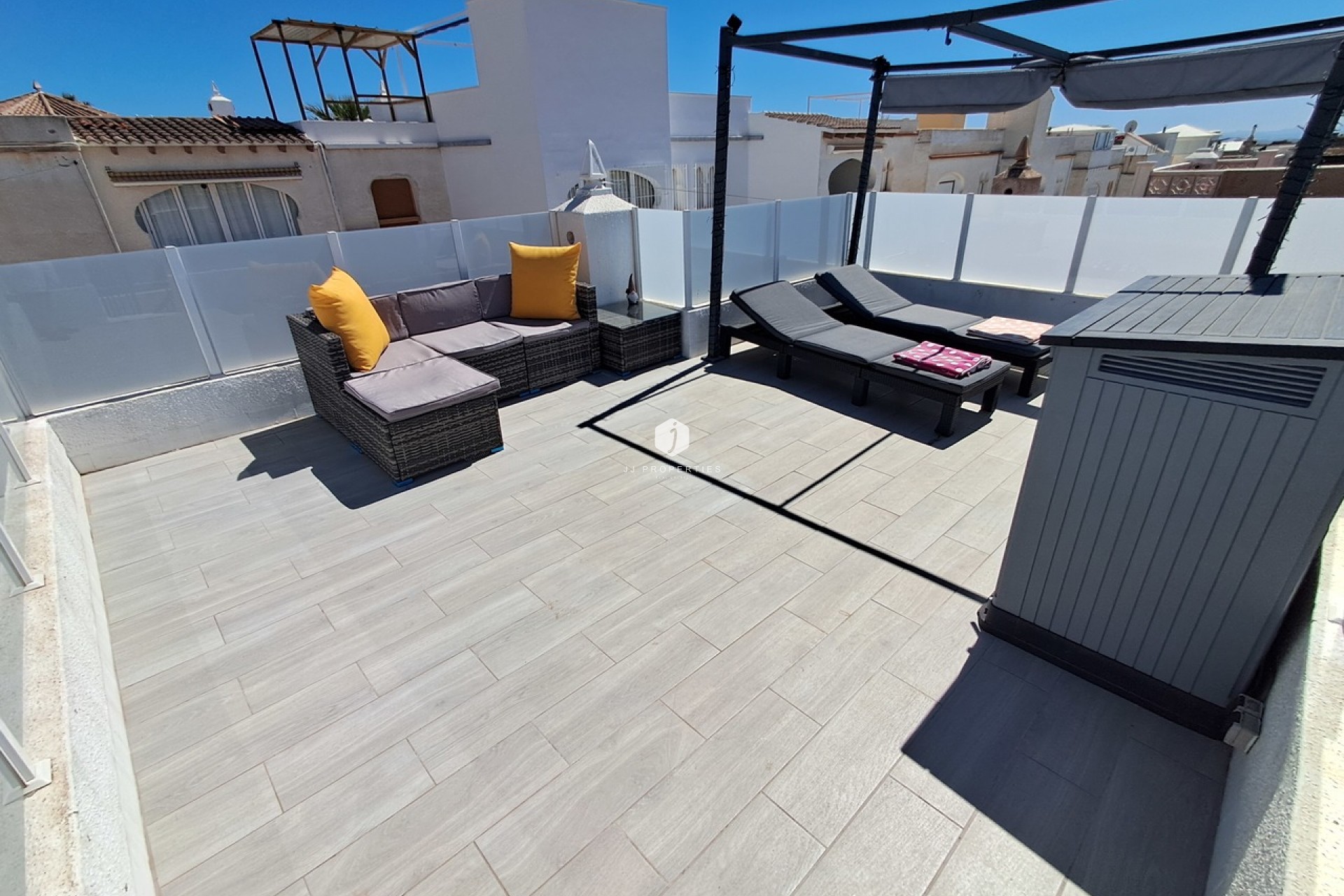 Aus zweiter Hand - Penthouse -
San Miguel de Salinas - Inland