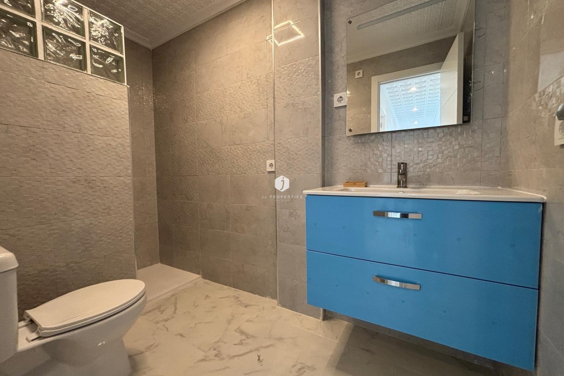 Aus zweiter Hand - Penthouse -
Torrevieja - Acequion