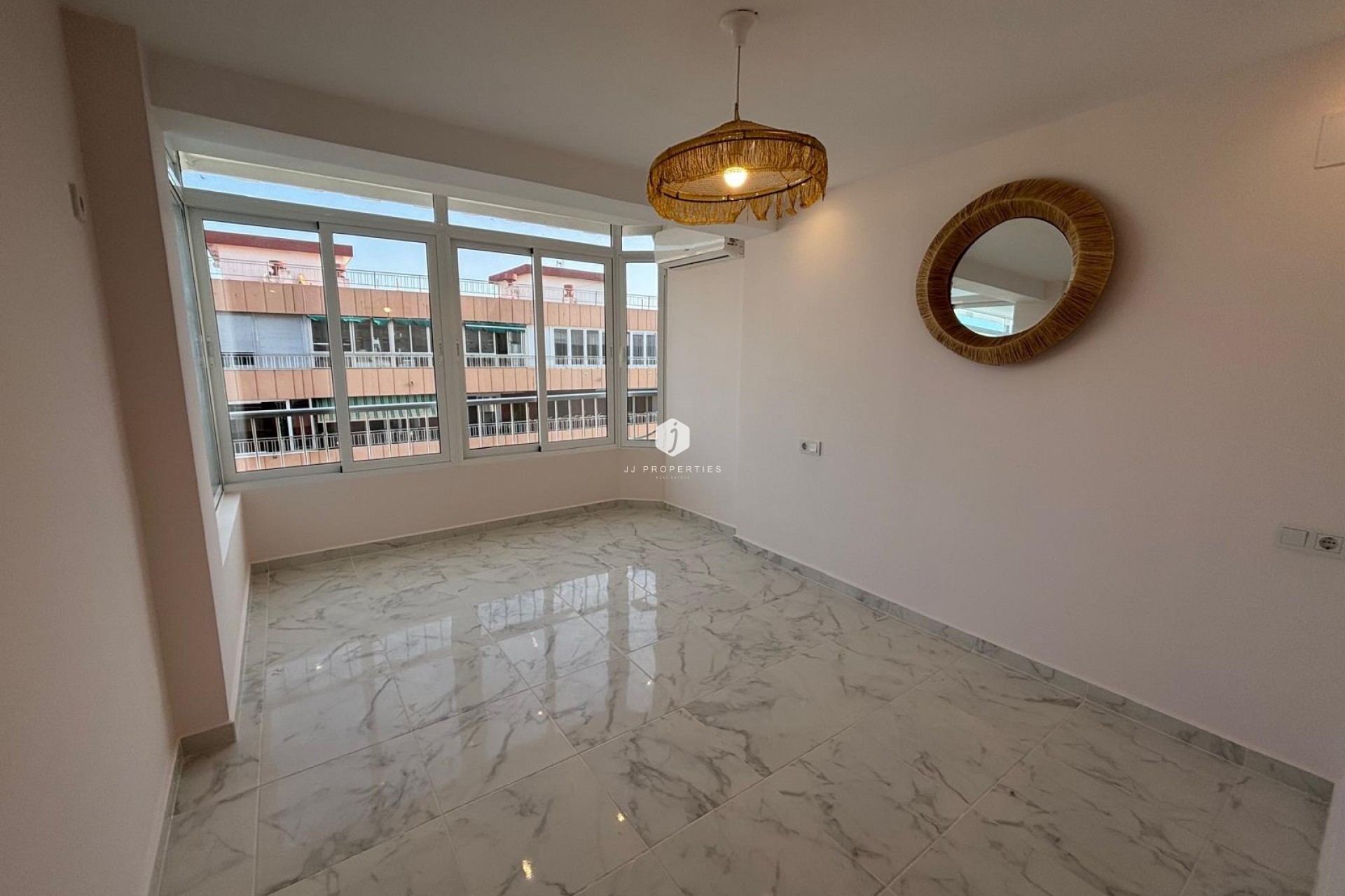 Aus zweiter Hand - Penthouse -
Torrevieja - Acequion