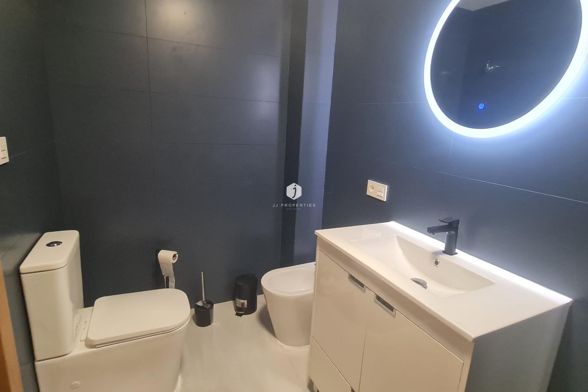 Aus zweiter Hand - Penthouse -
Torrevieja - Acequion