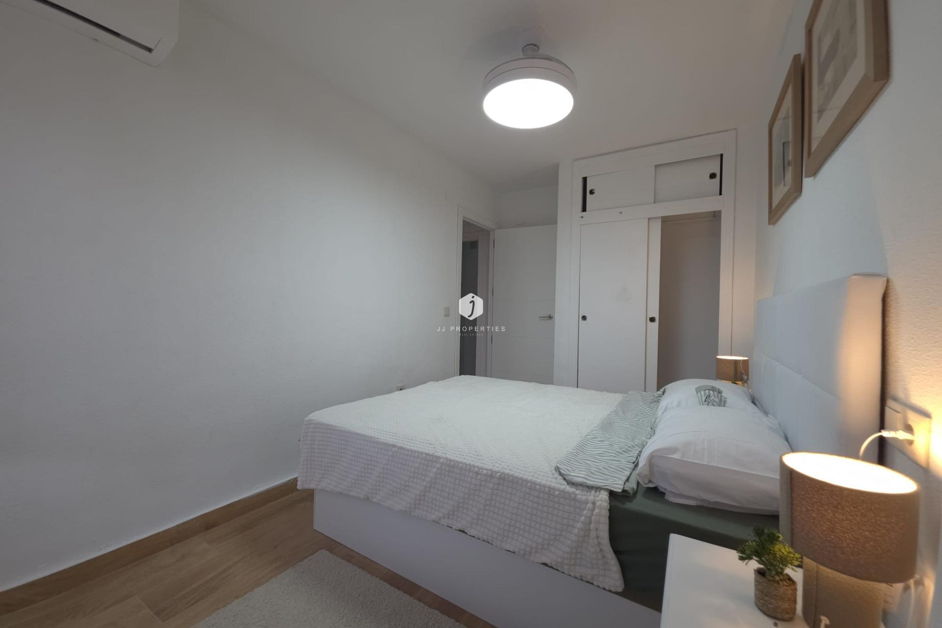 Aus zweiter Hand - Penthouse -
Torrevieja - Cala Ferris