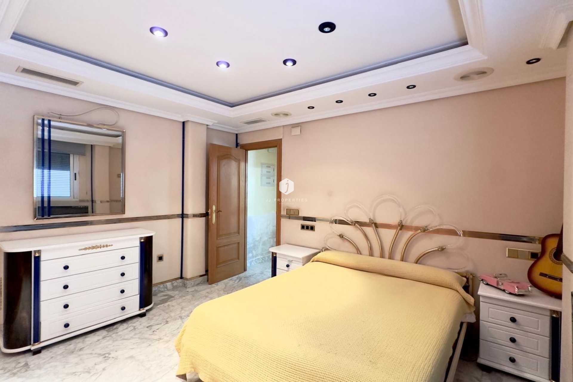 Aus zweiter Hand - Penthouse -
Torrevieja - Centro