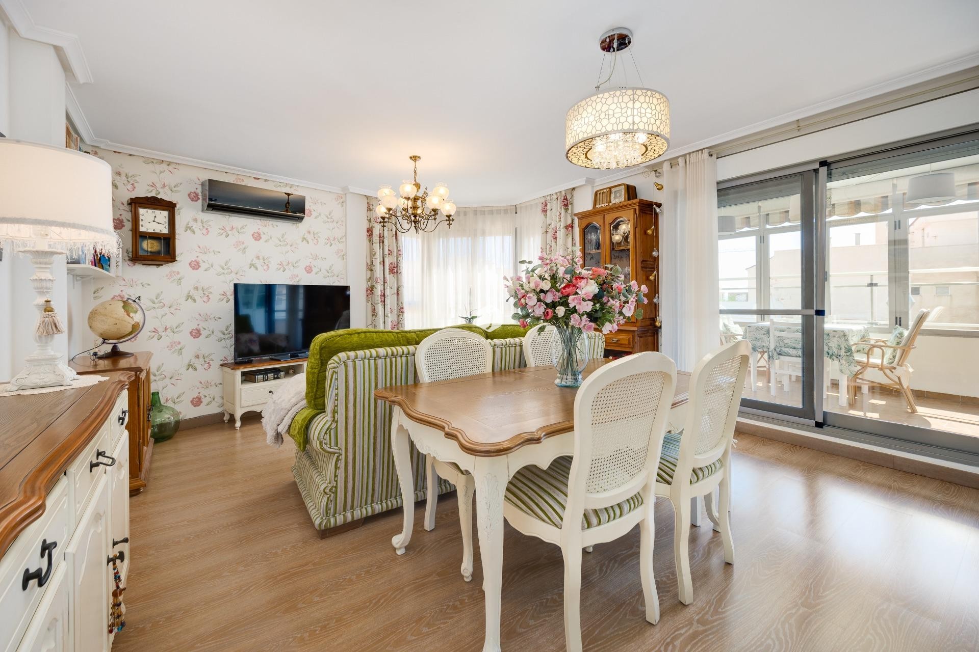 Aus zweiter Hand - Penthouse -
Torrevieja - Centro