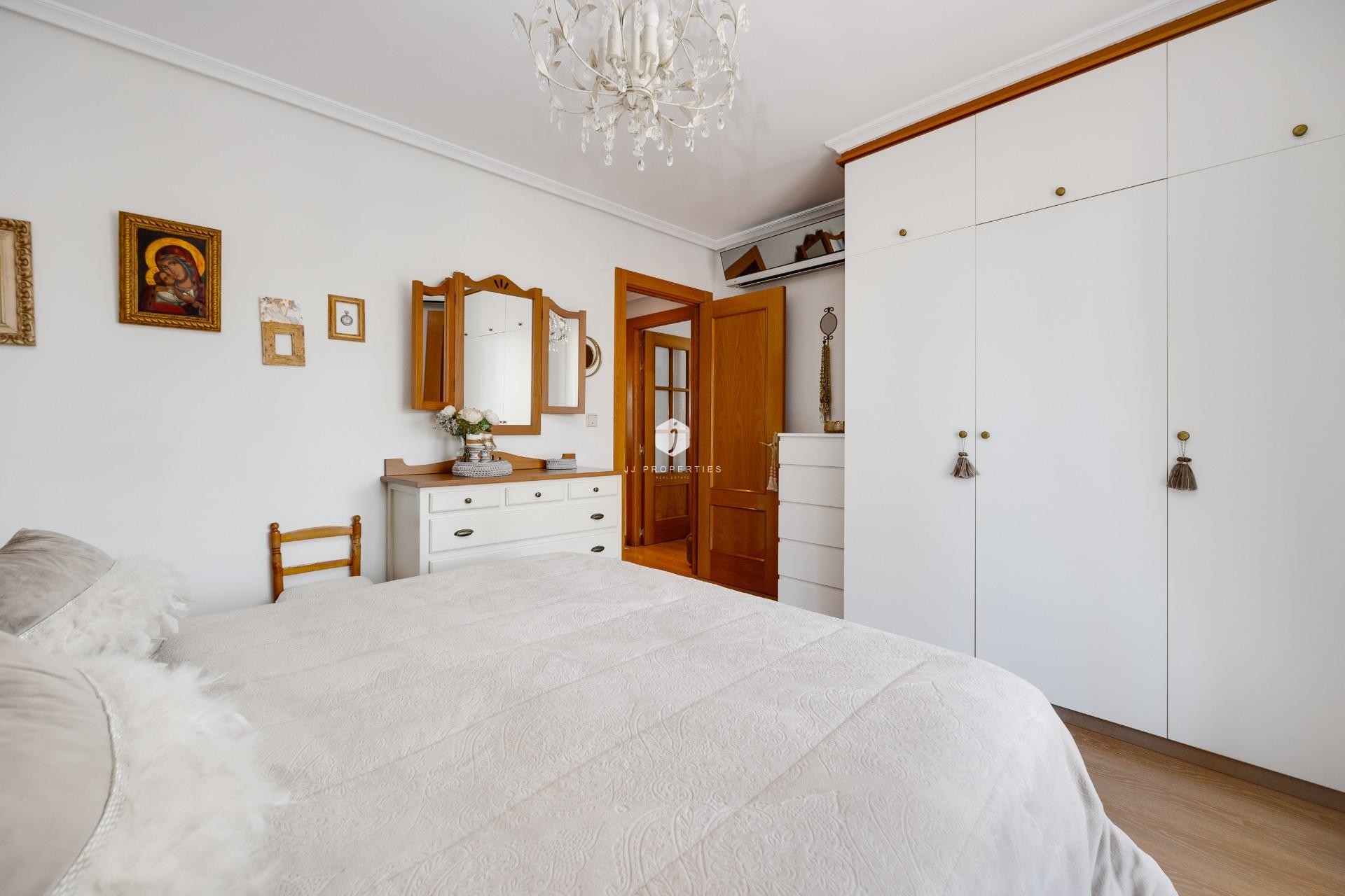 Aus zweiter Hand - Penthouse -
Torrevieja - Centro