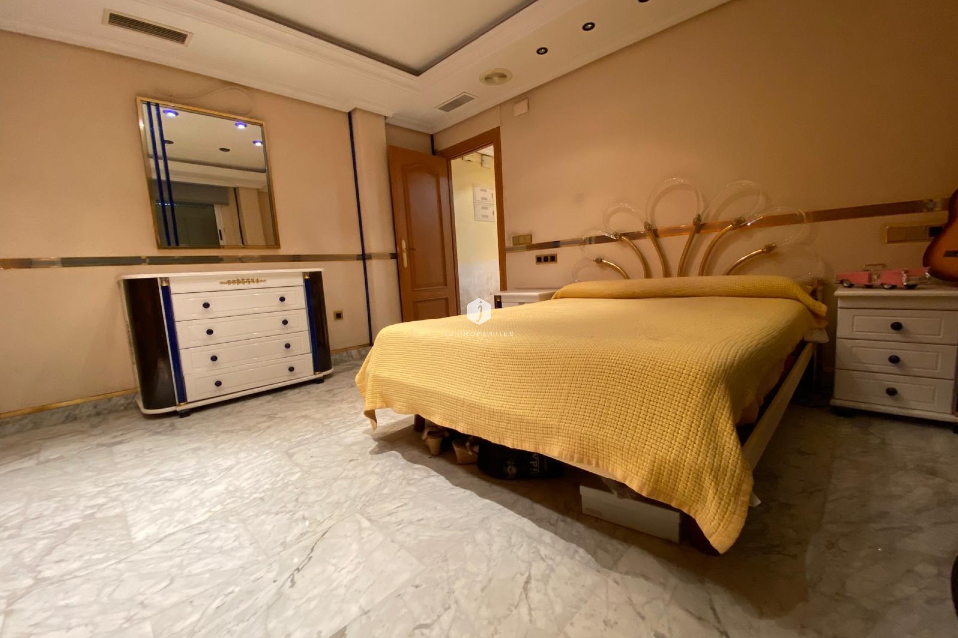 Aus zweiter Hand - Penthouse -
Torrevieja - Costa Blanca