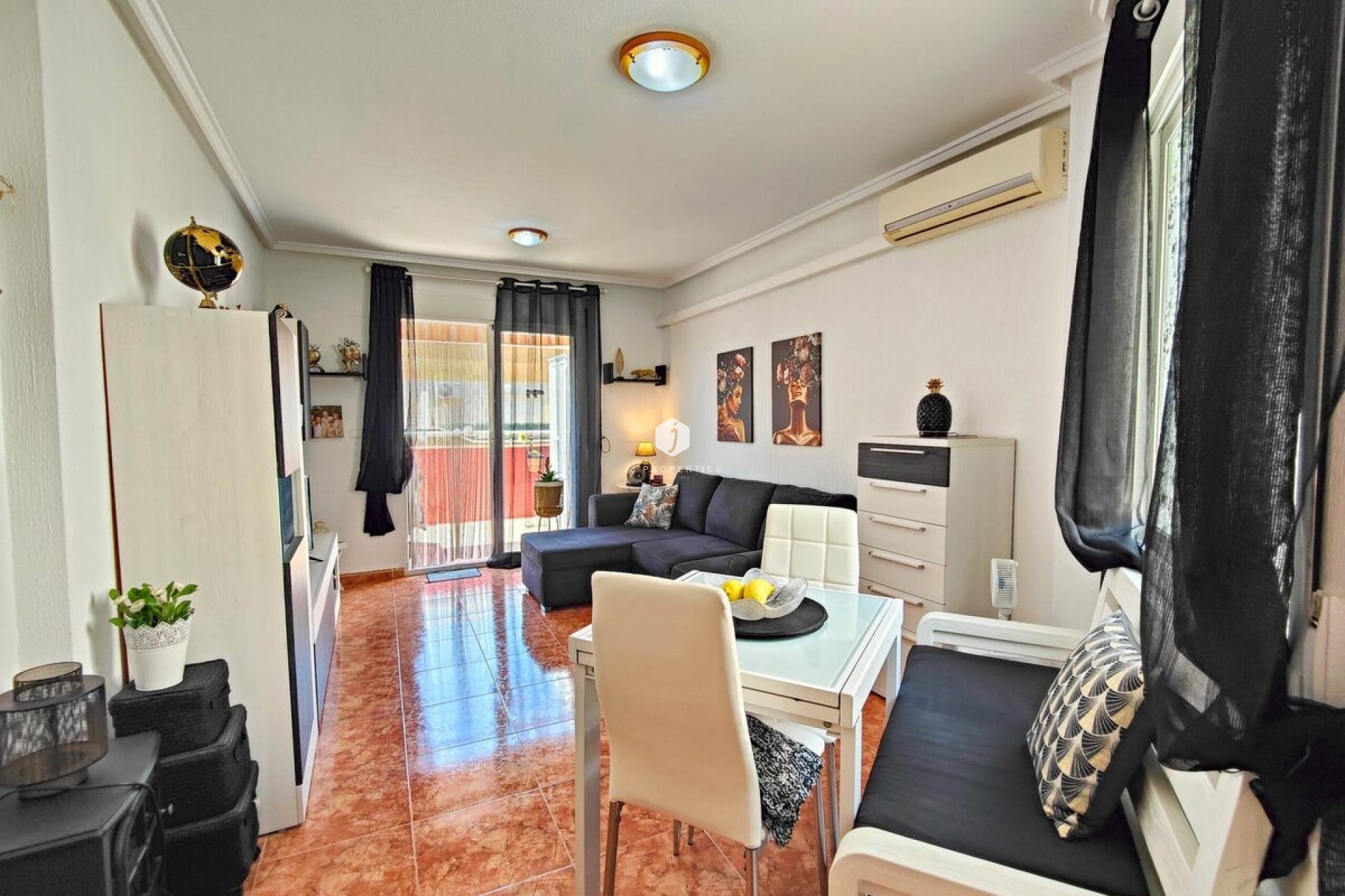 Aus zweiter Hand - Penthouse -
Torrevieja - Costa Blanca