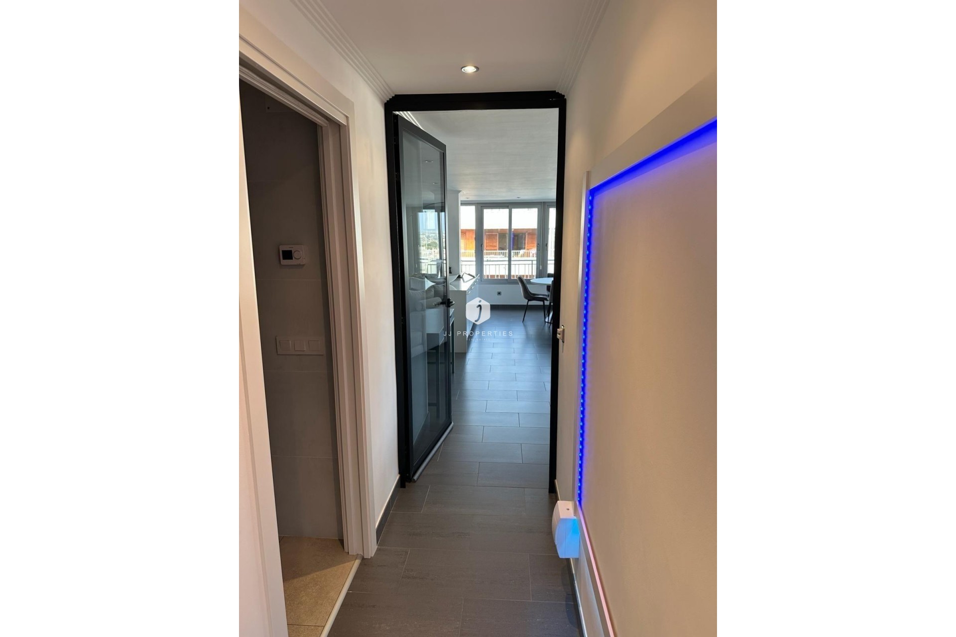 Aus zweiter Hand - Penthouse -
Torrevieja - El Acequión - Los Náufragos