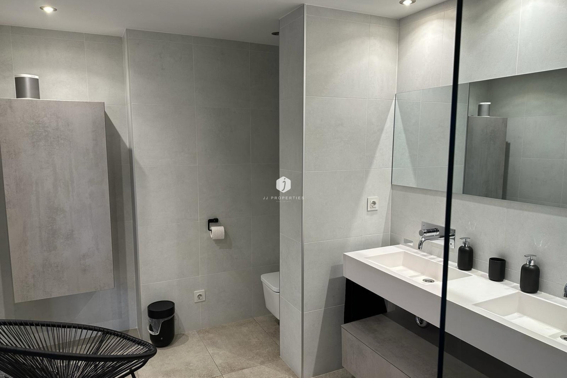 Aus zweiter Hand - Penthouse -
Torrevieja - El Acequión - Los Náufragos