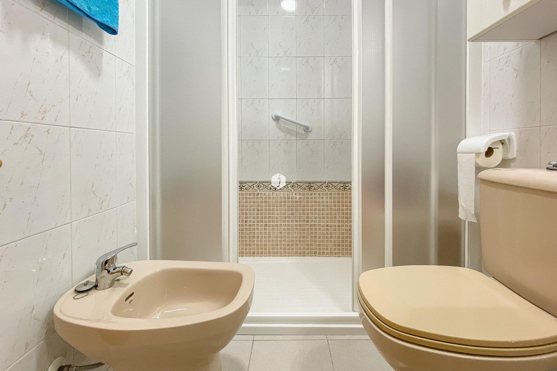 Aus zweiter Hand - Penthouse -
Torrevieja - El Acequión - Los Náufragos