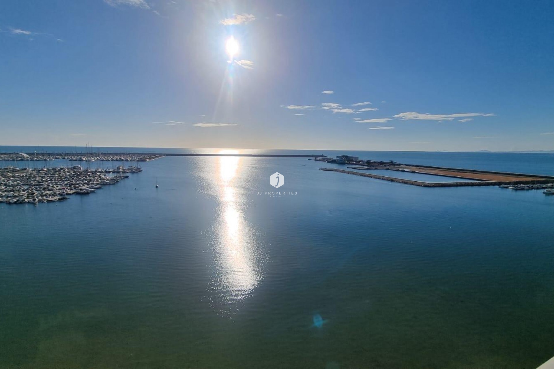 Aus zweiter Hand - Penthouse -
Torrevieja - El Acequión - Los Náufragos