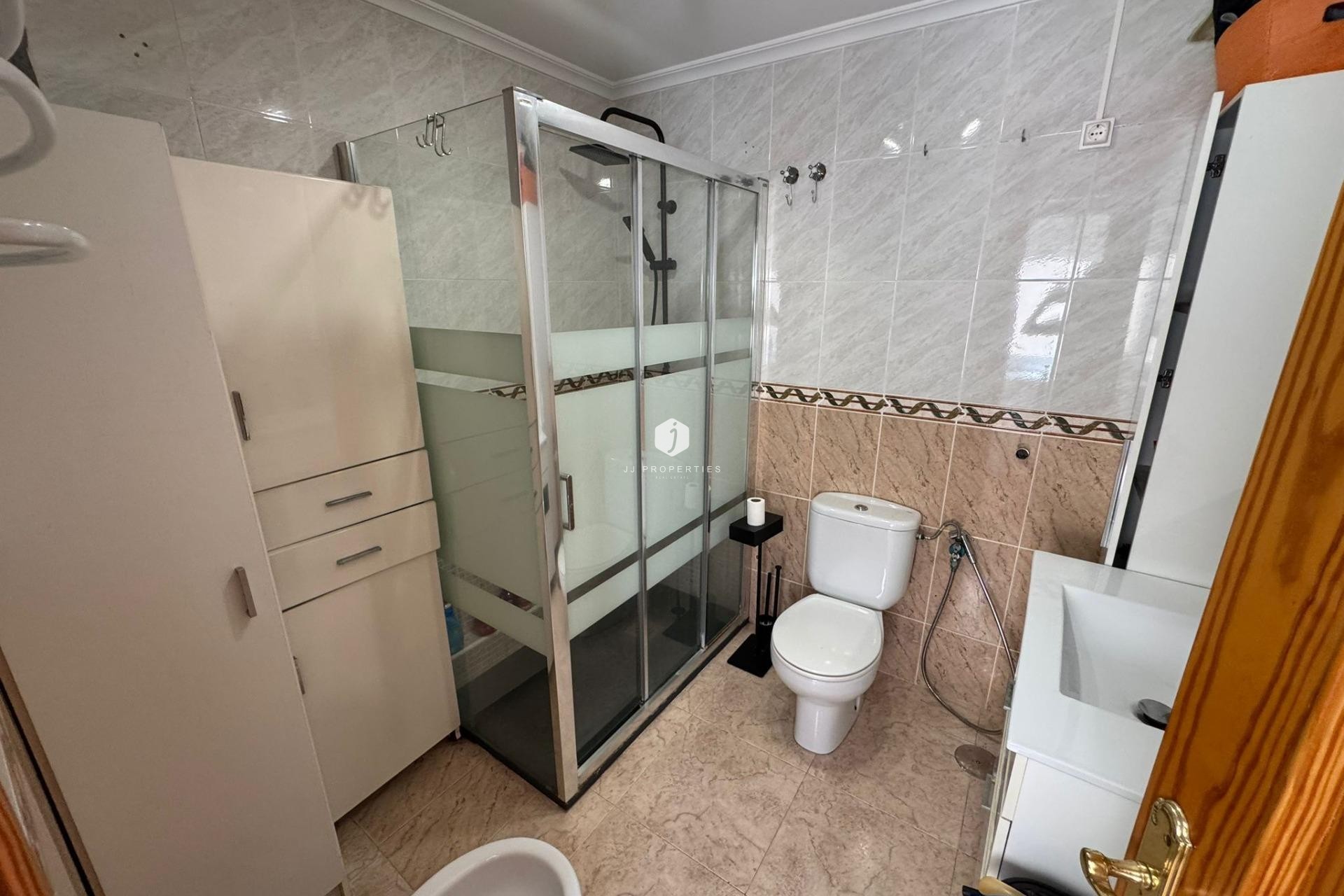 Aus zweiter Hand - Penthouse -
Torrevieja - Estacion de autobuses