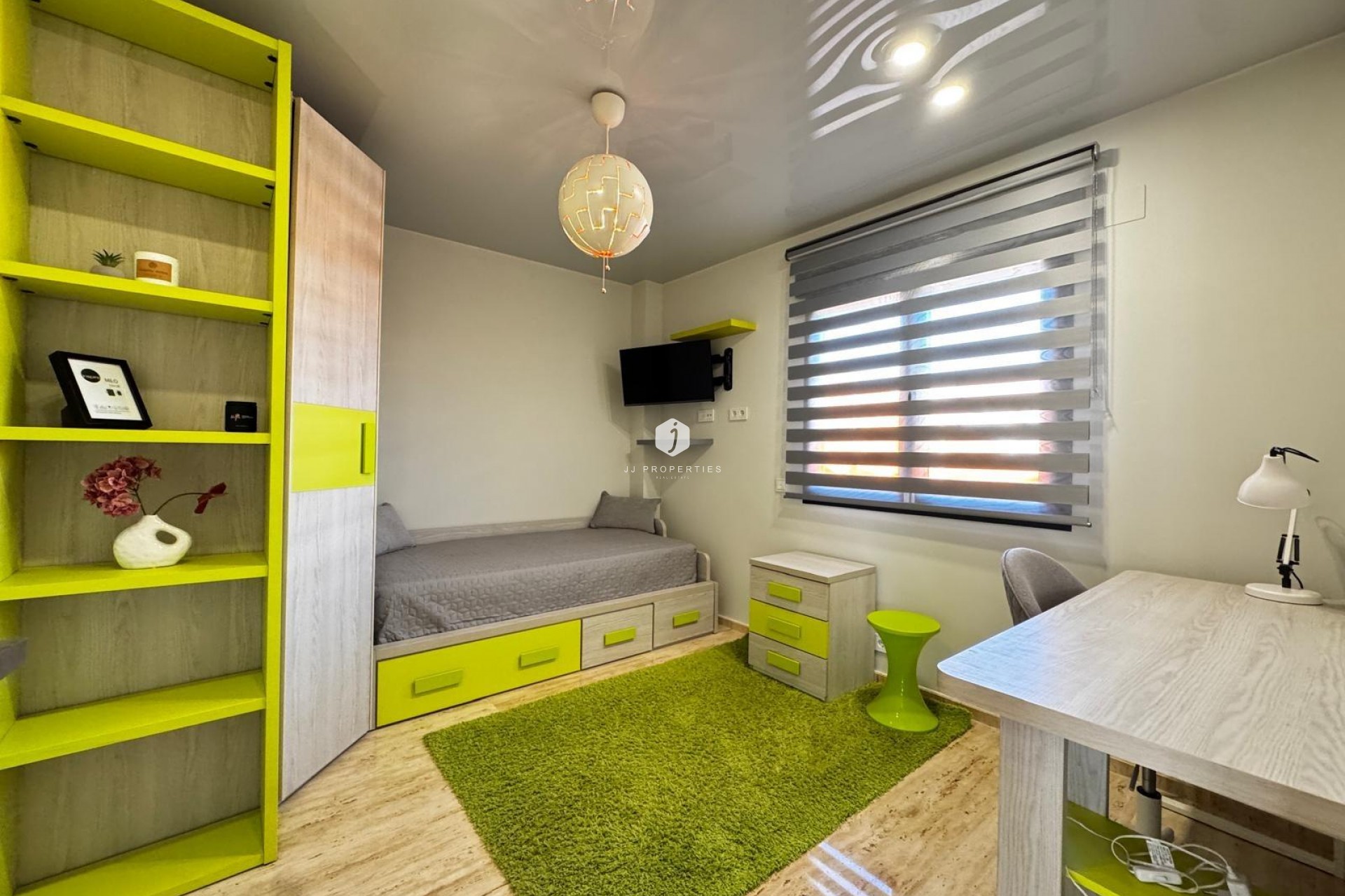 Aus zweiter Hand - Penthouse -
Torrevieja - Estacion de autobuses