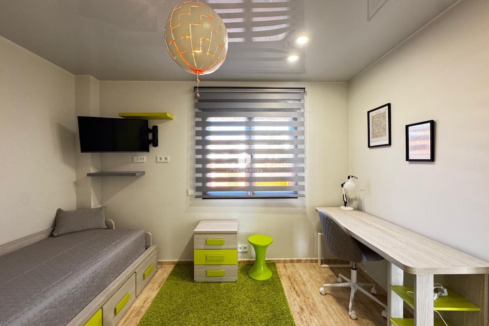 Aus zweiter Hand - Penthouse -
Torrevieja - Estacion de autobuses